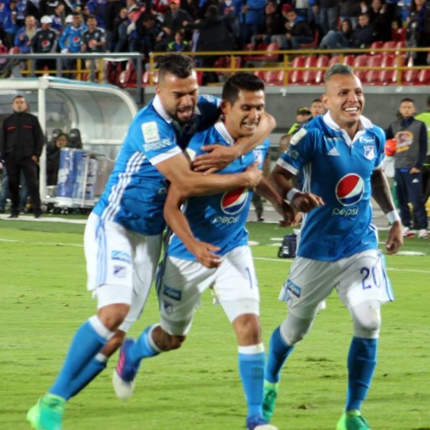 Narración de los goles de Macalister Silva y Arango a Patriotas
