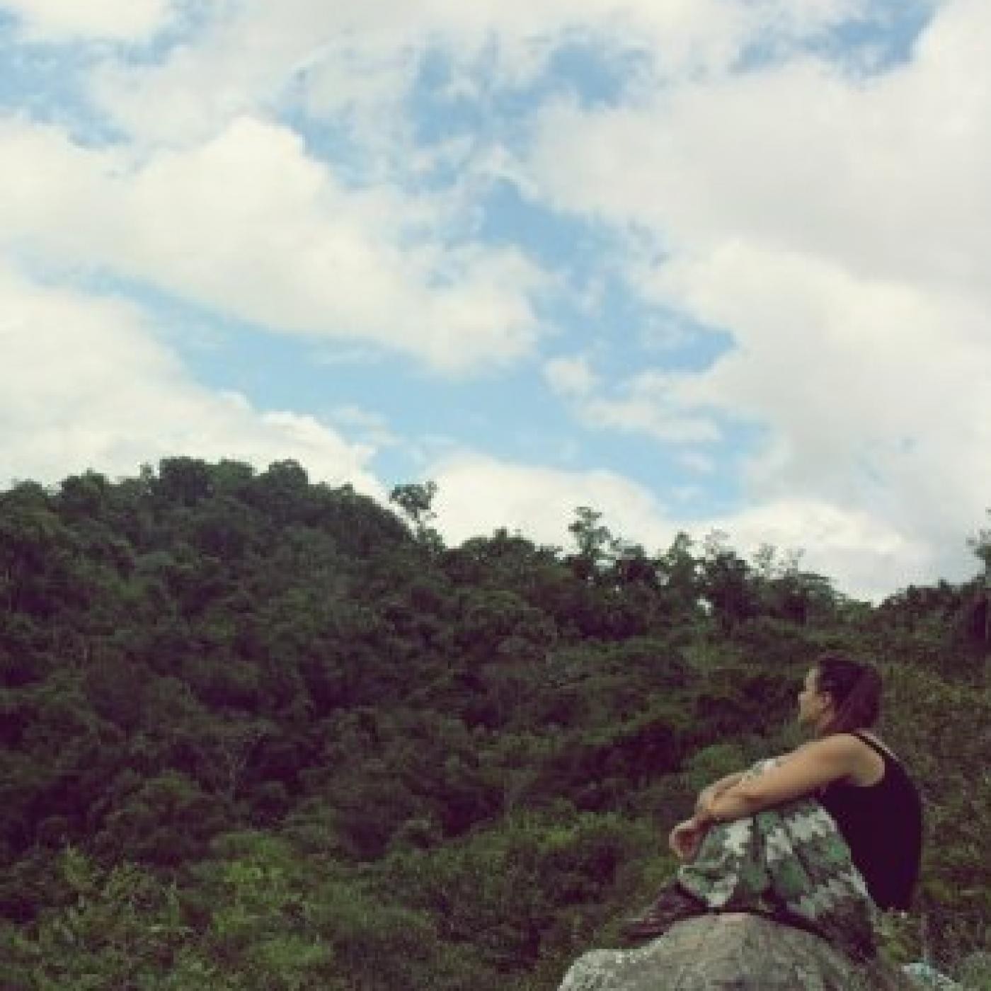 NINGÚN LUGAR QUEDA LEJOS