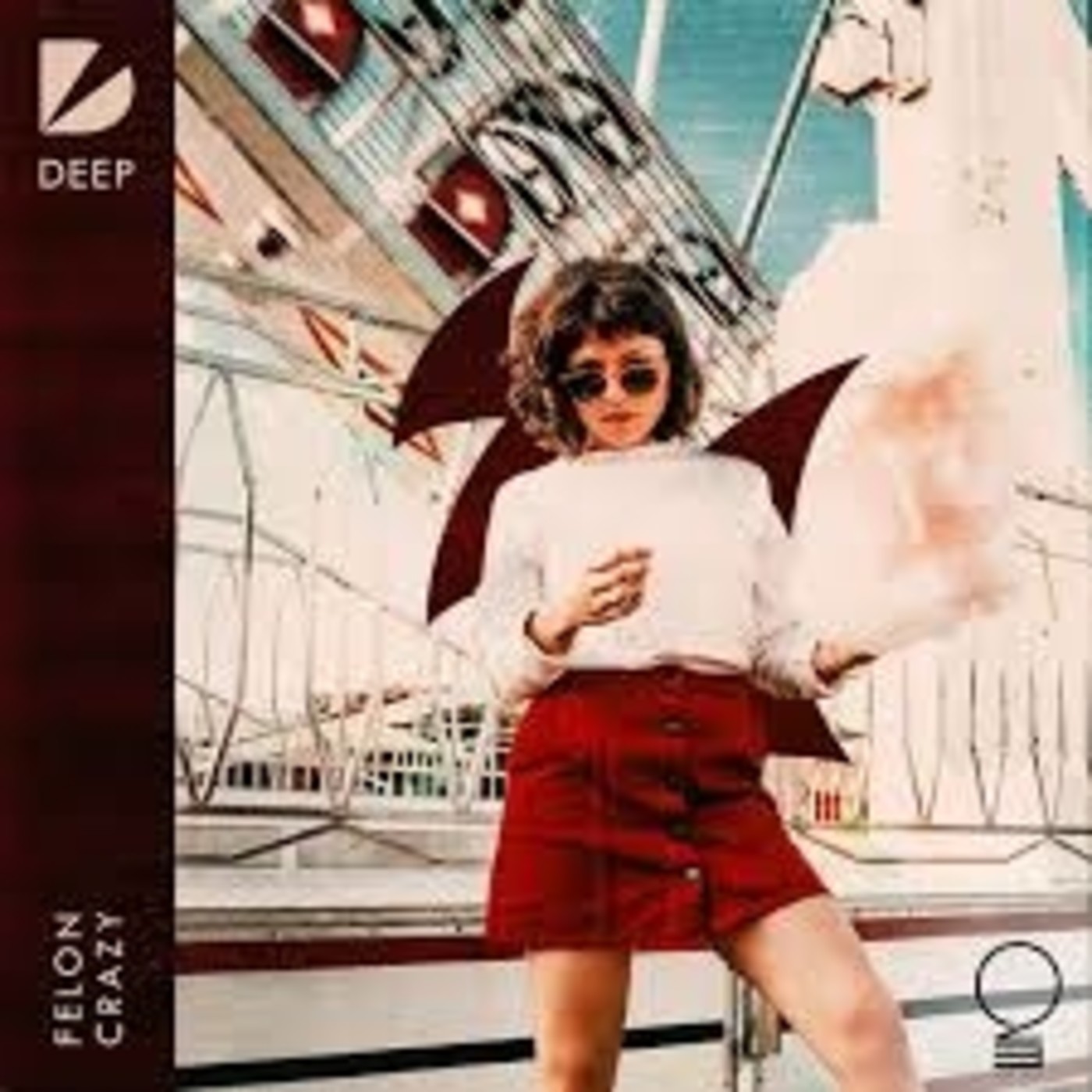 Essential deLuxe