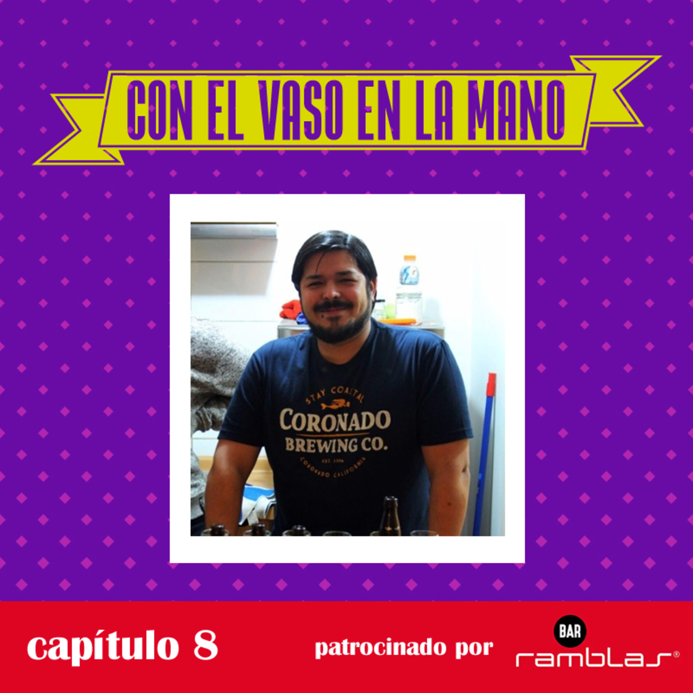 Con el Vaso en La Mano