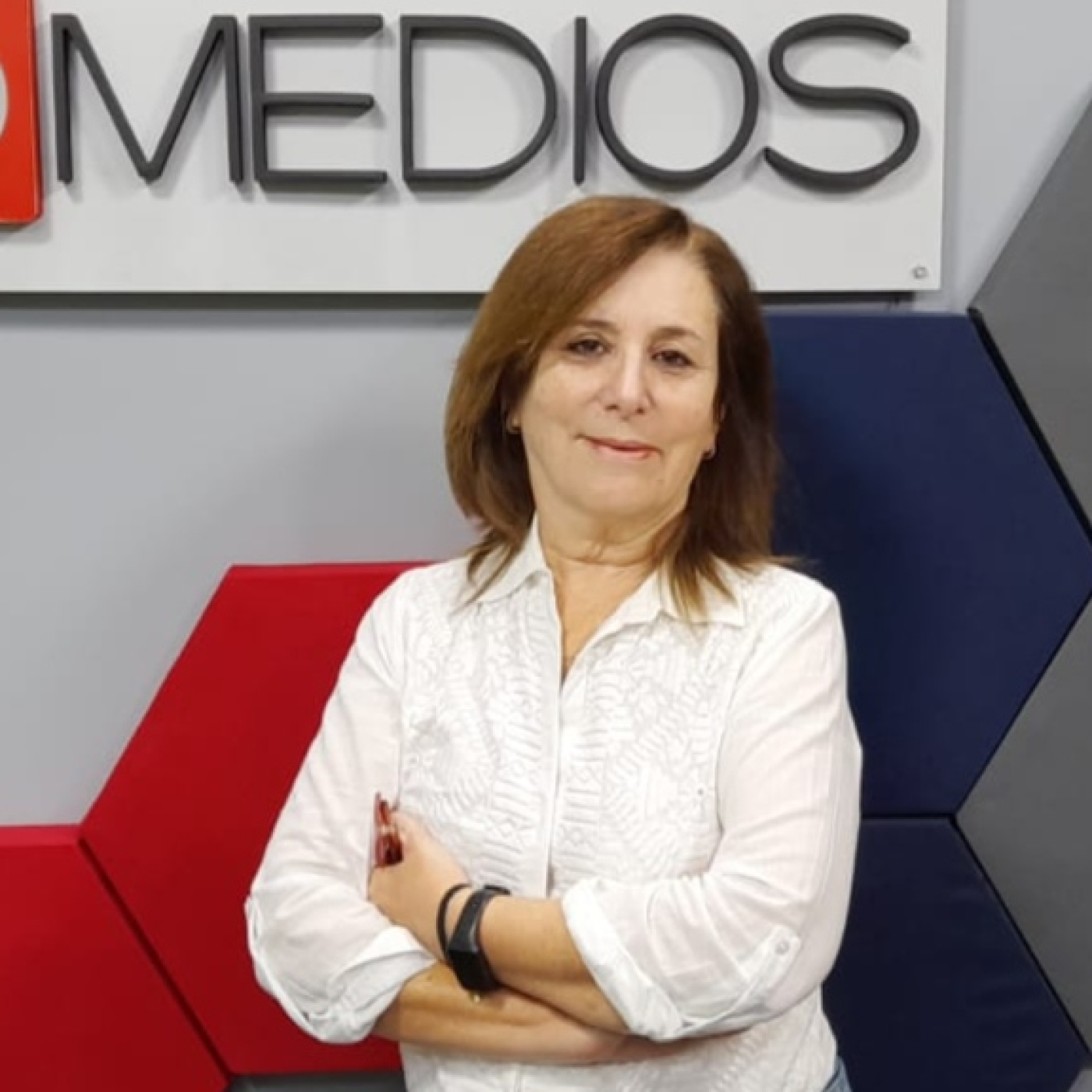 A CAMBIO DE QUE con Laura Sverdlick 6-8-2025.mp3