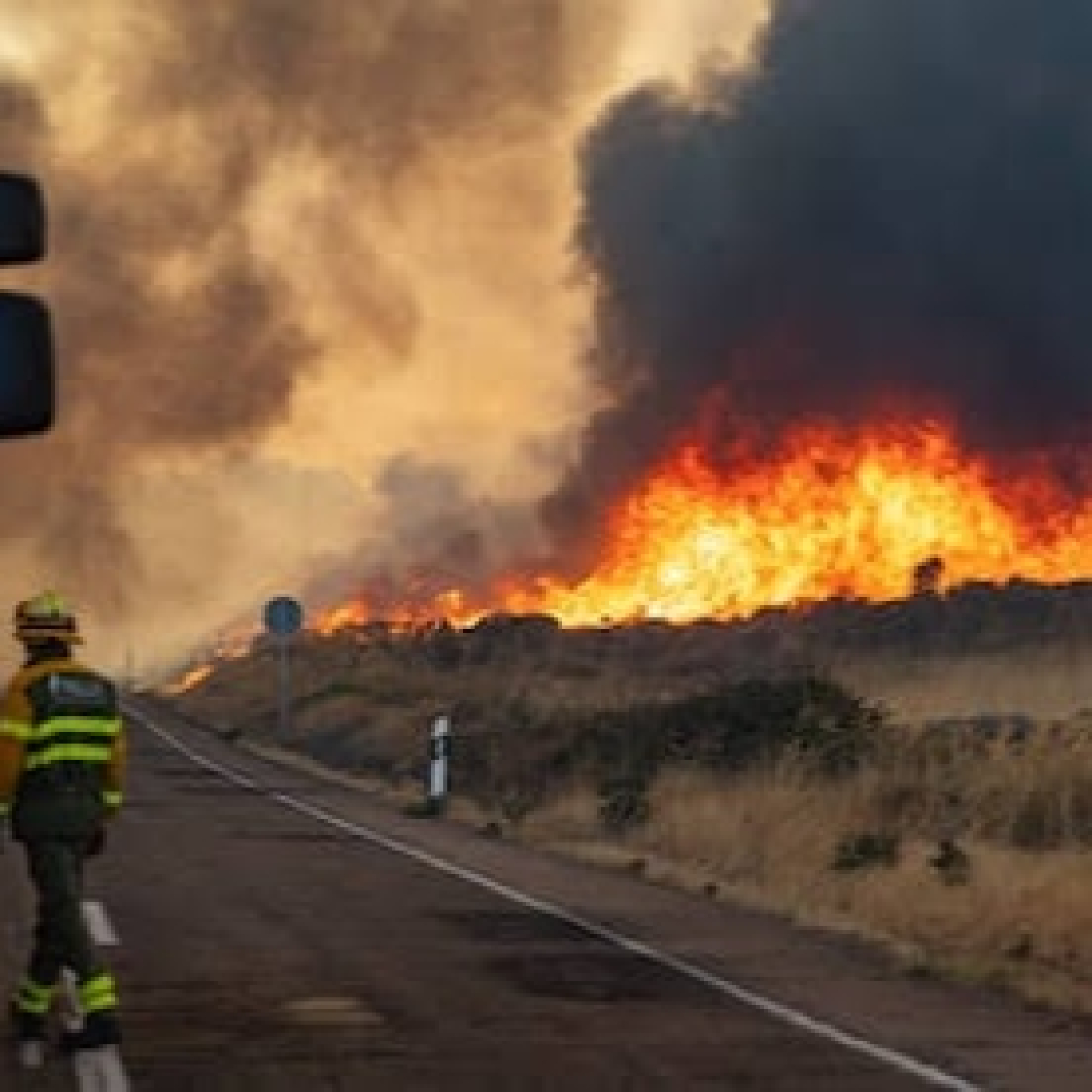 Ultimas noticias sobre los incendios de la comarca en COPE Pinares.3 de agosto 2026. episode artwork