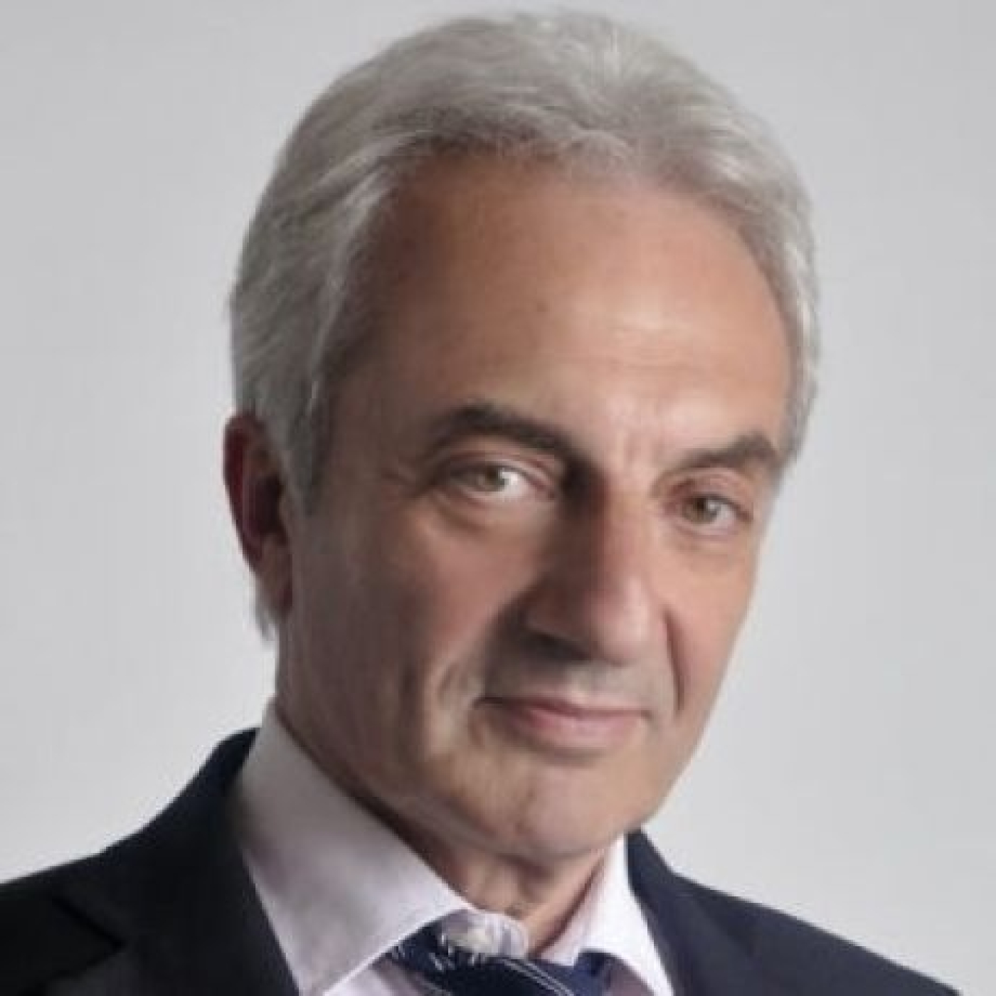 Emilio Apud Ex secretario de energía. @ejapud @rosca_casta