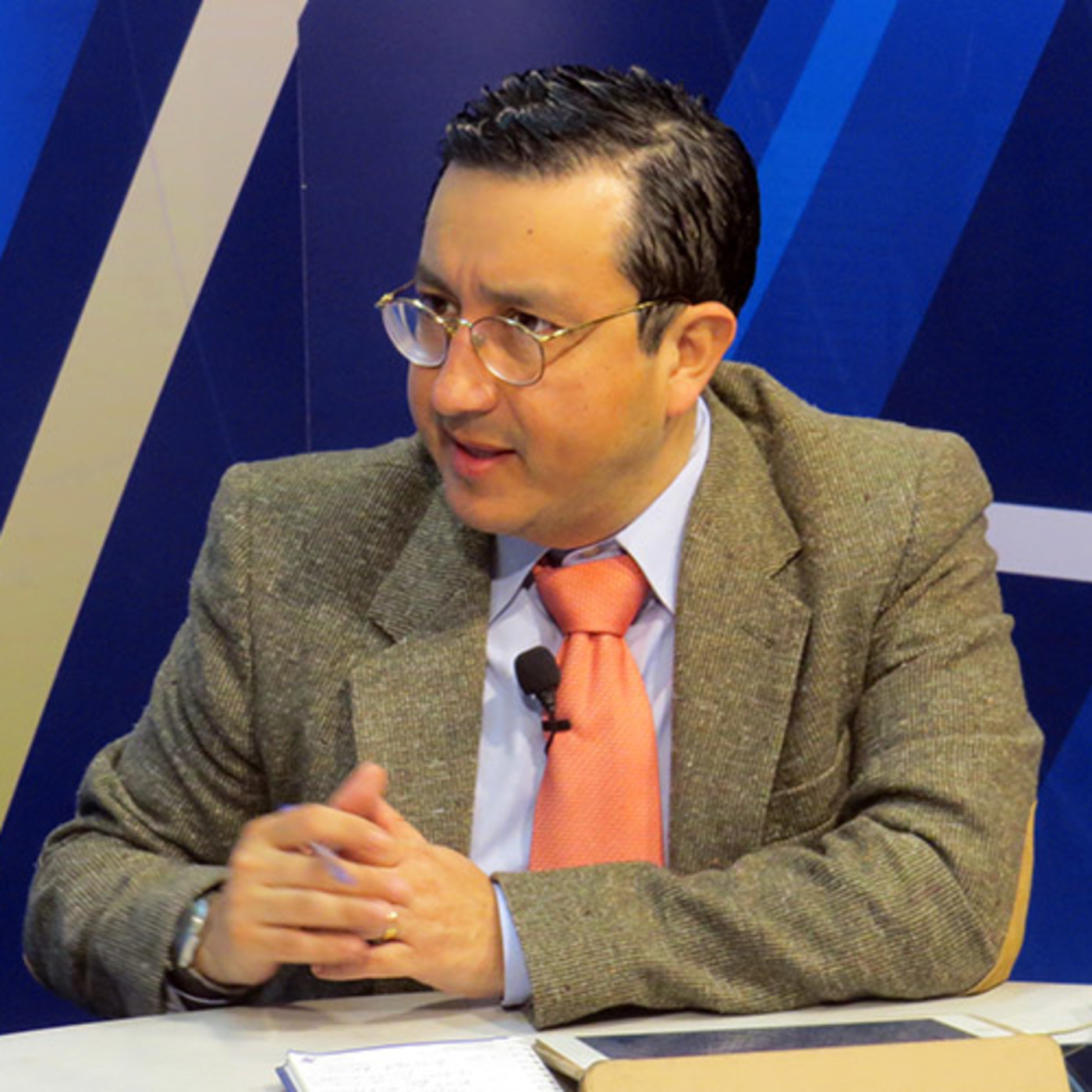 Glatzer Tuesta – Editorial 03 de enero del 2020 episode artwork