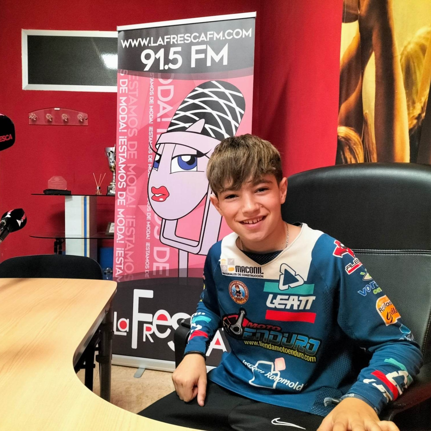 Entrevista con Héctor Rajadell, piloto de Motocross 17,4,23 episode artwork