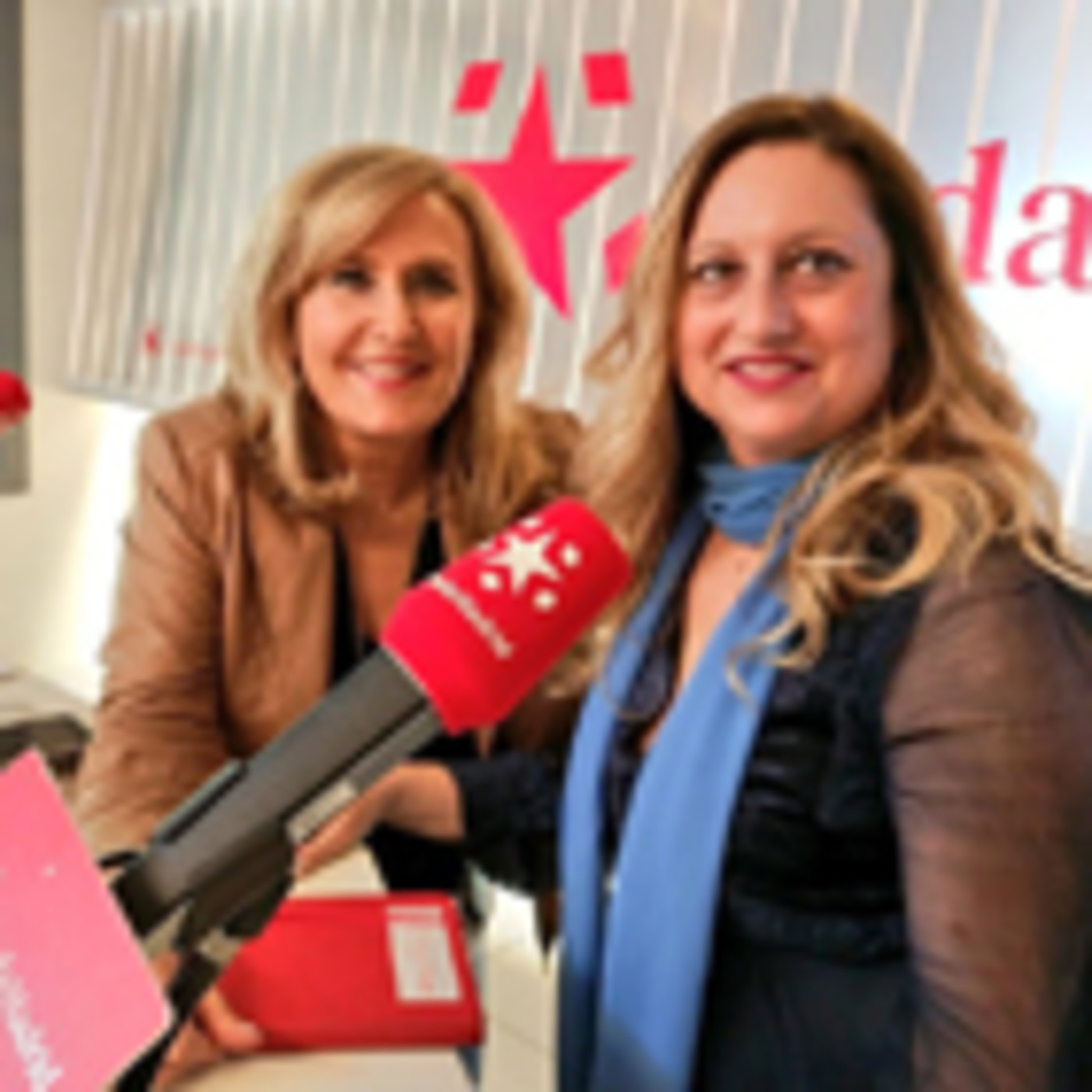 ENTREVISTAS EN RADIO