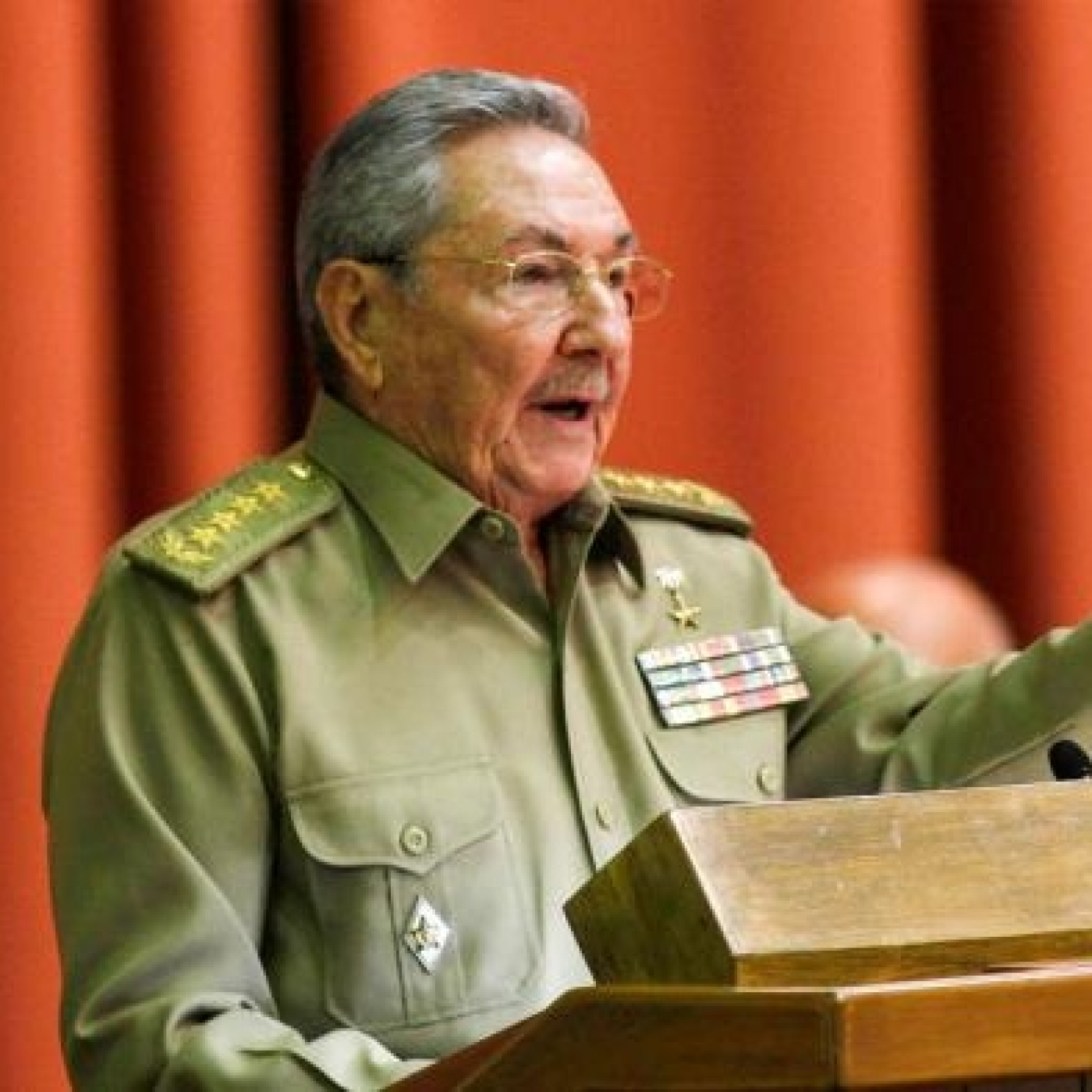 Miguel Díaz-Canel: "Para mí Raúl ha sido ante todo un maestro" episode artwork