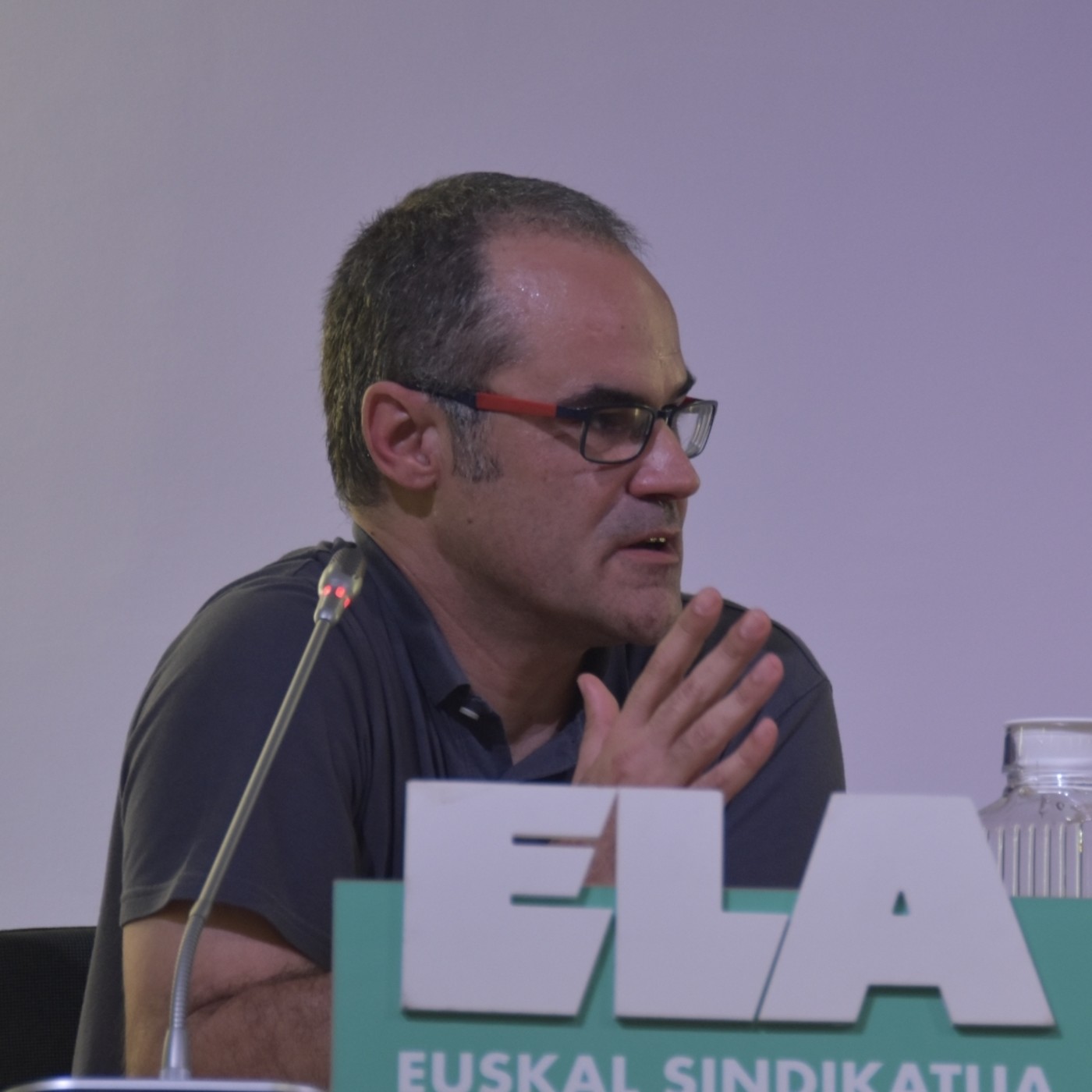 Hitzaldiak-Conferencias