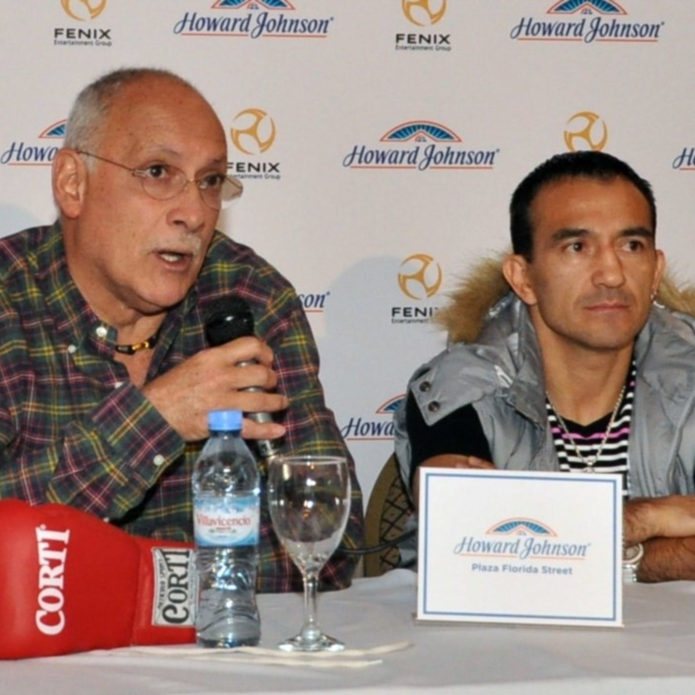 Ring Side en el aire