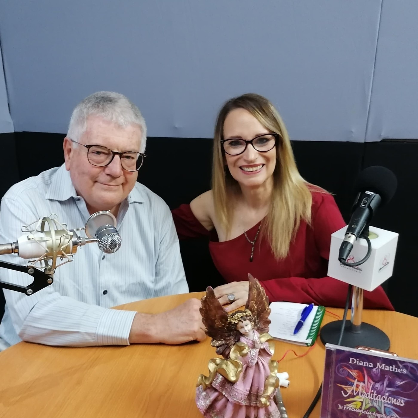 Frecuencia Angelical con Diana Mathes