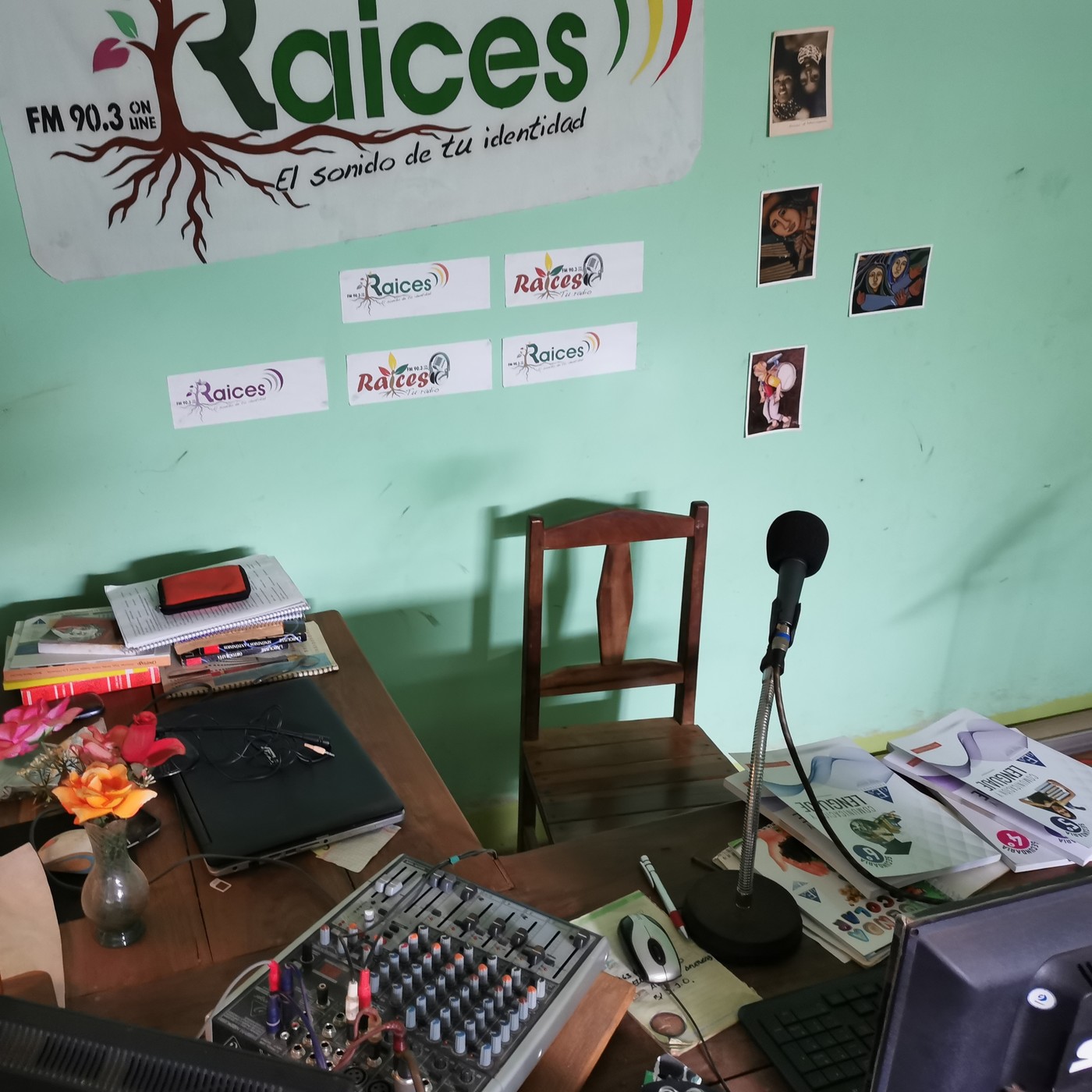 COMUNICACIÓN EN CASA POR RADIO RAÍCES