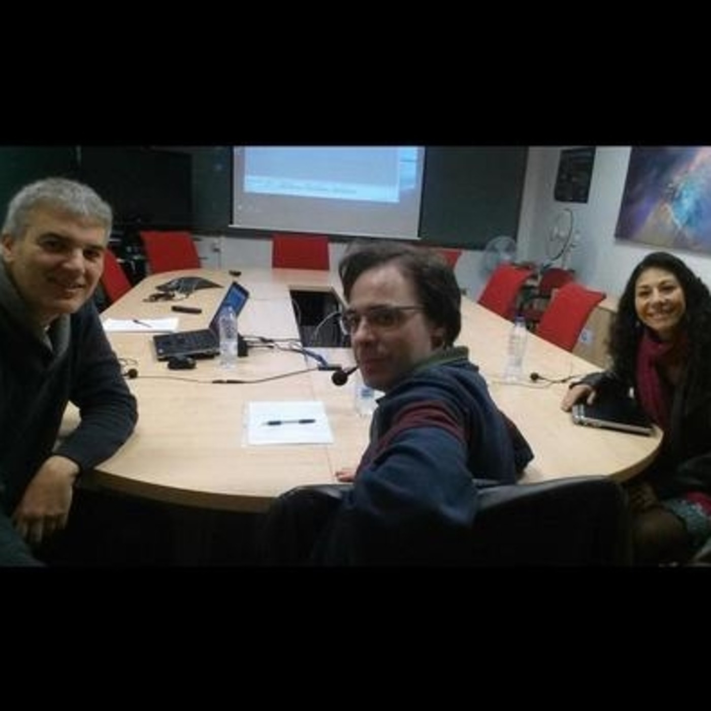 Ep92: El Espectro de la Antimateria; Adiós al Ébola; Ondas Gravitacionales; Próxima b; CRISPR-Cas9; Perros y Monos