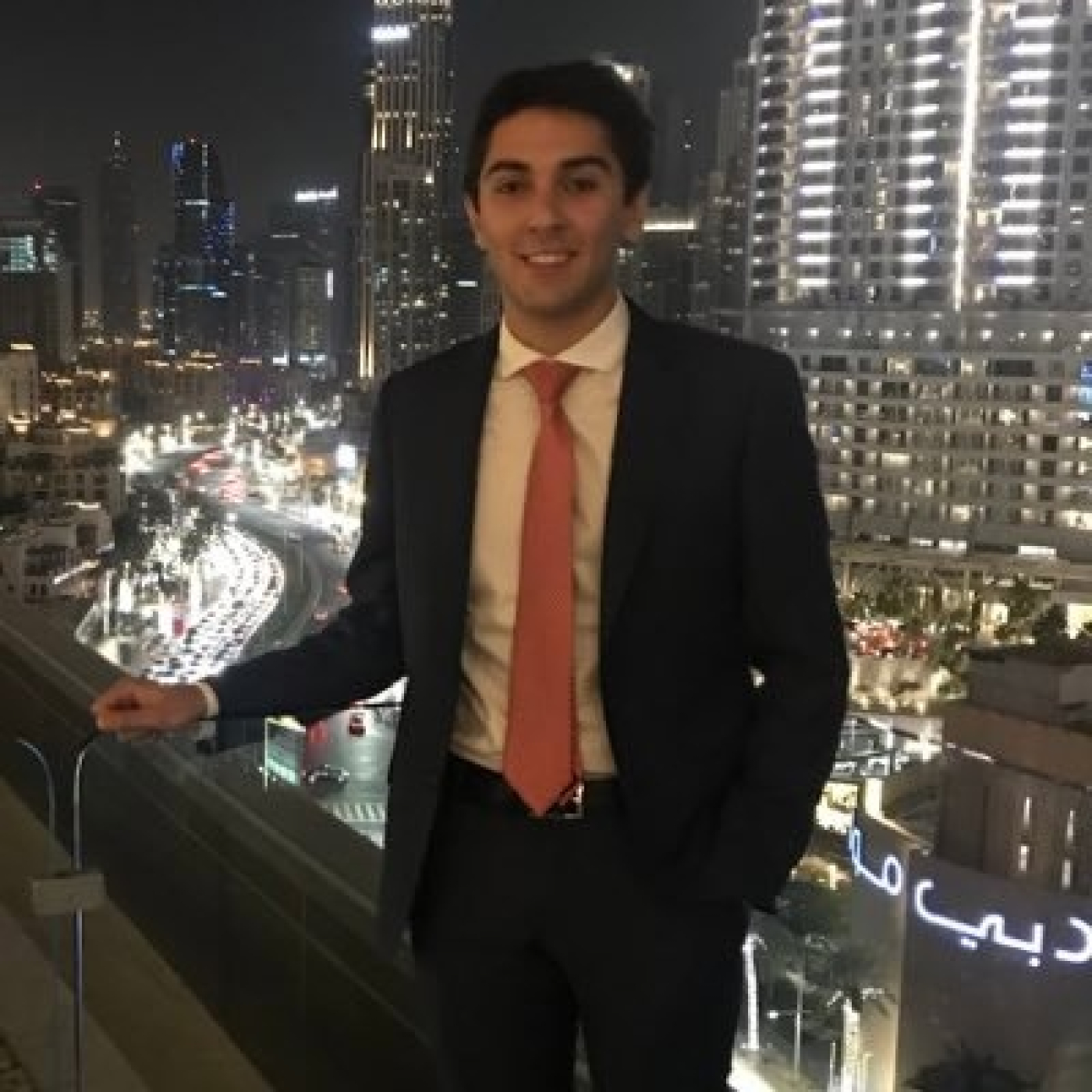 Santiago Casas @santicasas35 (Ecconomista de la Fundación Libertad Y Progreso) Buenas Razones