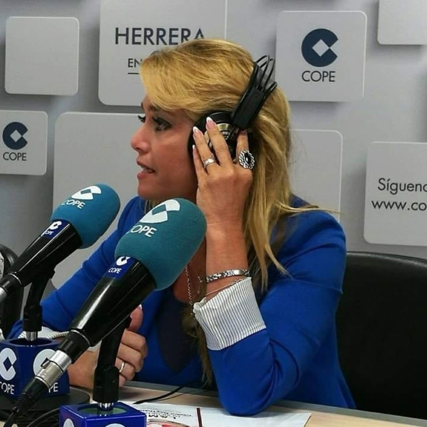 LM Tu Silueta en las ondas