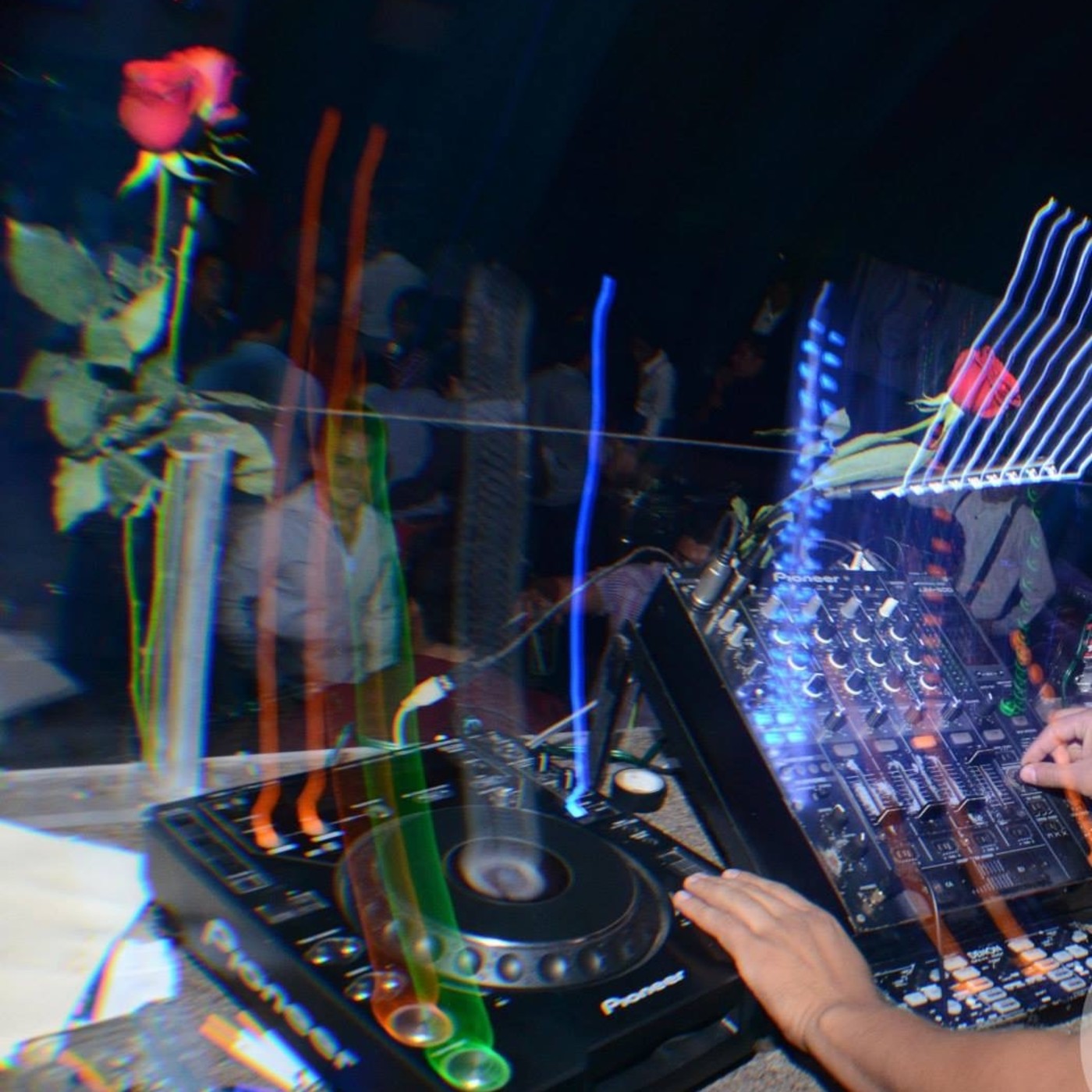 DJ Gerardo Roa
