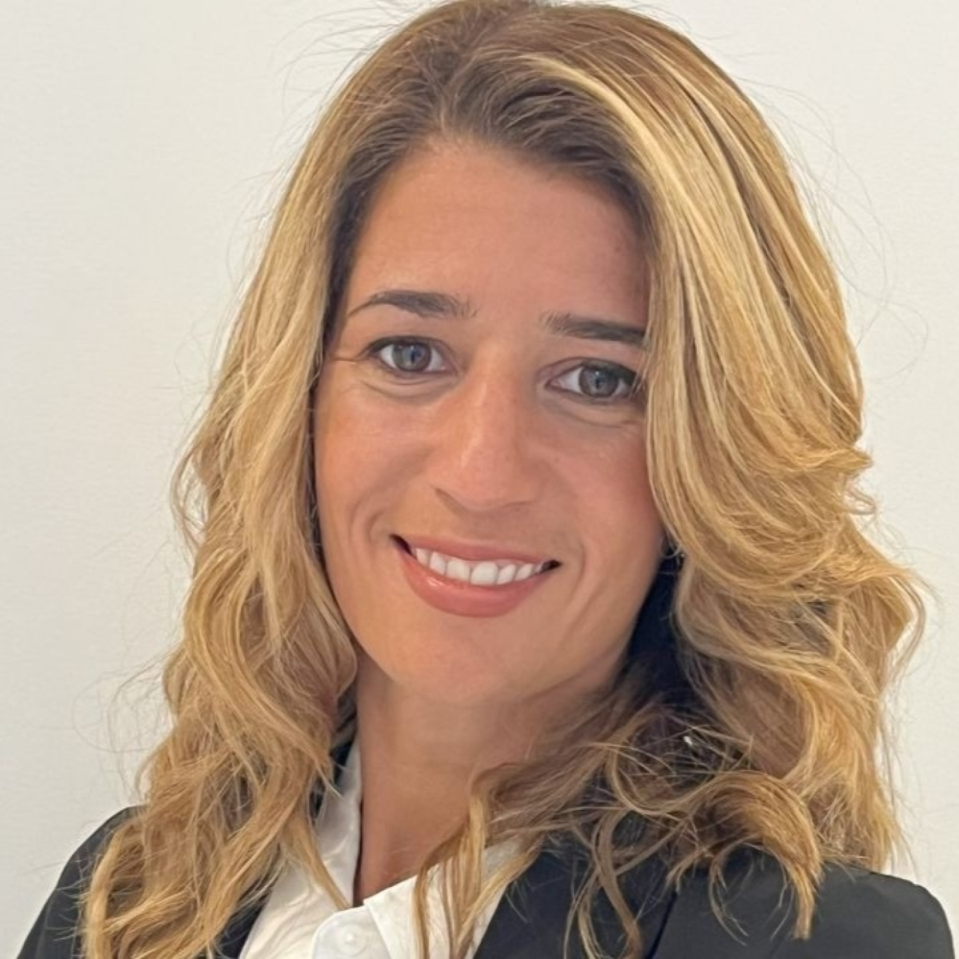 Yanina Lojo Especialista en Finanzas y en Comercio Exterior @MgYaninaslojo @asteriscostv 8-10-2025.mp3
