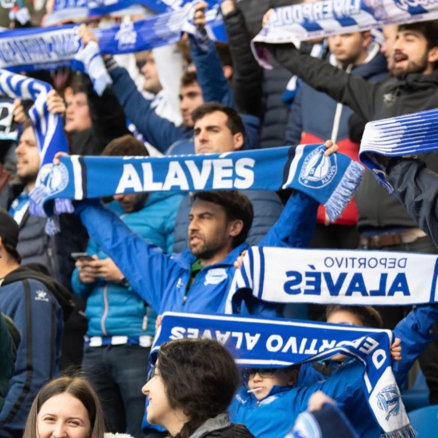 En Corto y al pie. Tu podcast sobre el Alaves