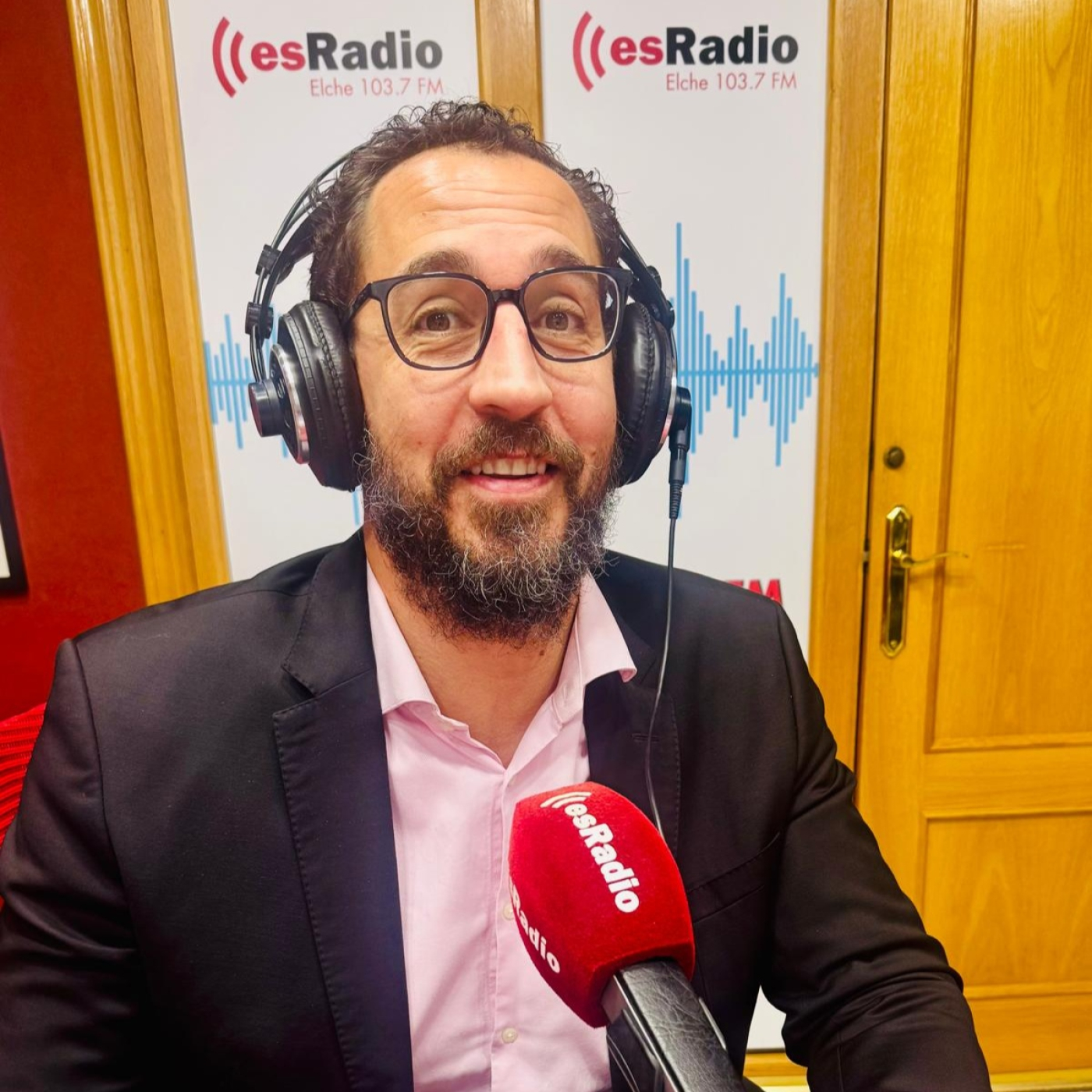"La industria del calzado se ha ido adaptando a las distintas crisis desde hace décadas". episode artwork