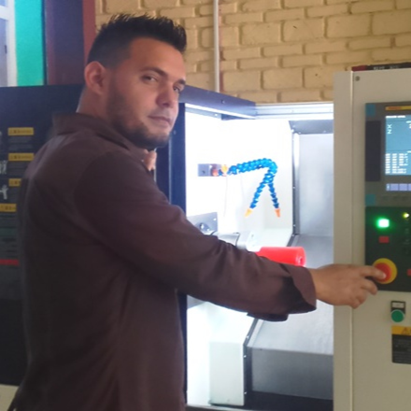 Impacta el bloqueo en producción de la Empresa Oleohidráulica Cienfuegos