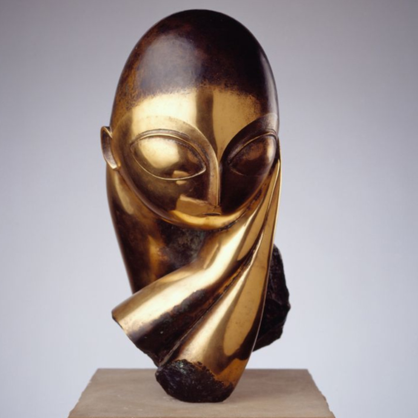 Entre el Arte y el Criterio de Constantin Brâncuși episode artwork