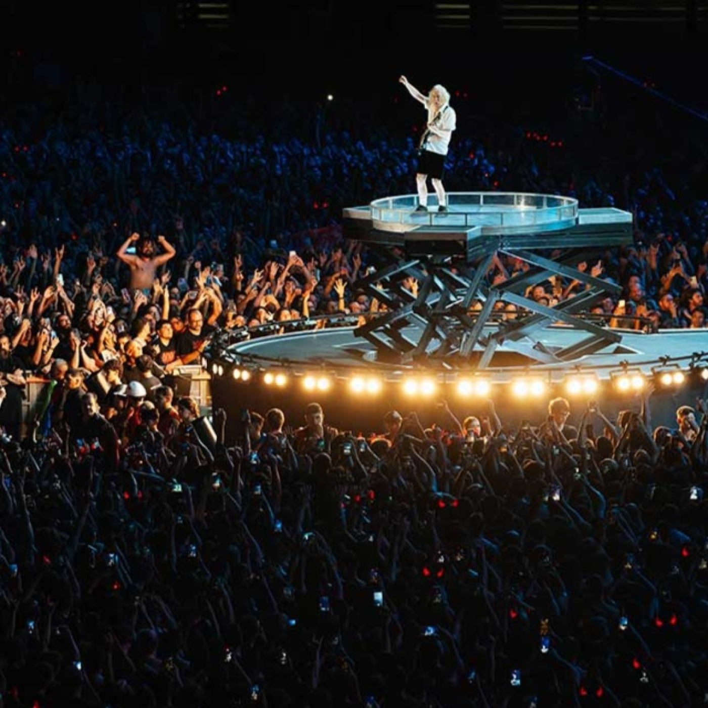 AC/DC cerró sus tres presentaciones en Argentina y demostró su estatus de leyenda, pese a un par de momentos bajos. — Super 9´49 - Podcast cover
