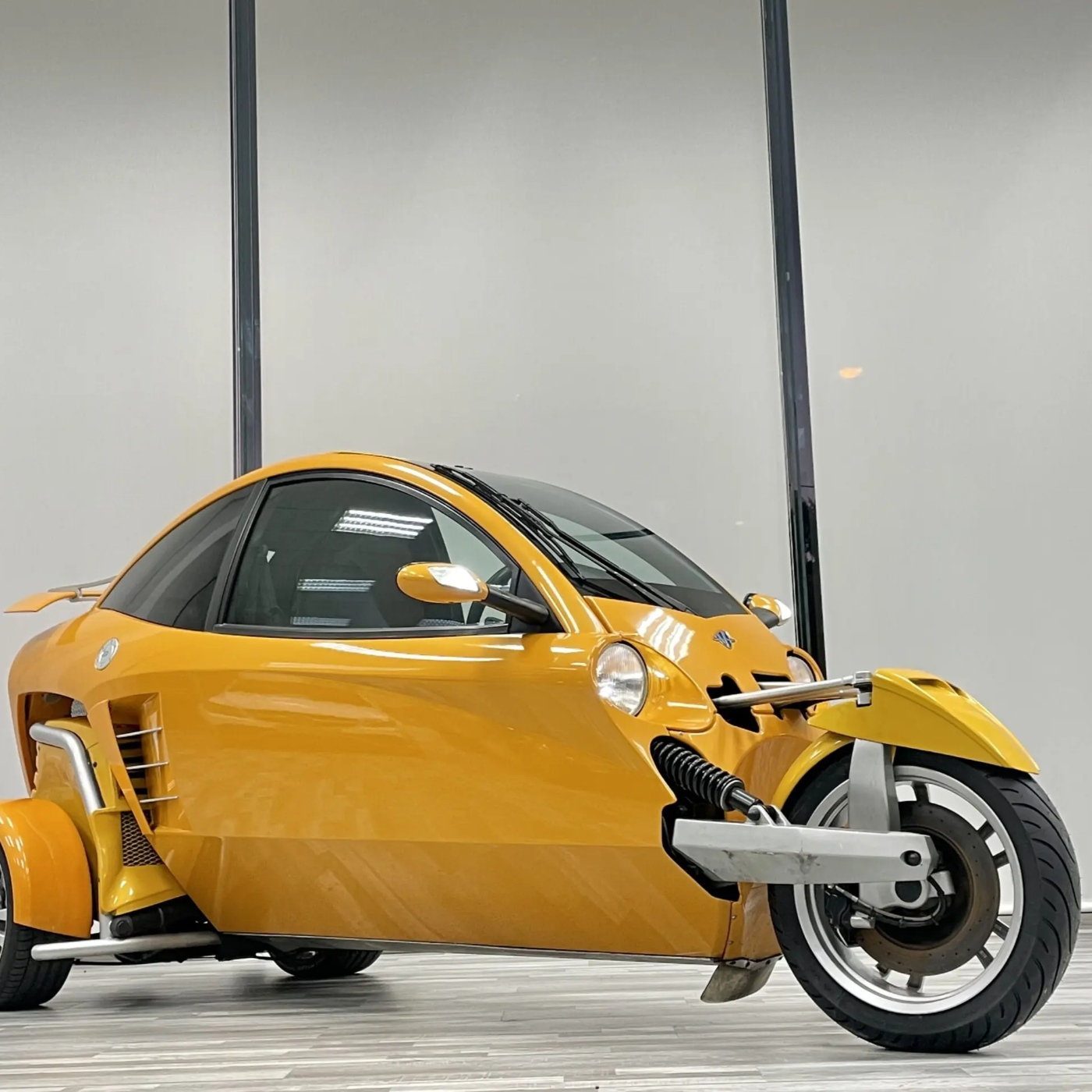 Coches de 3 RUEDAS: ¿GENIOS locos o ESTAFADORES?