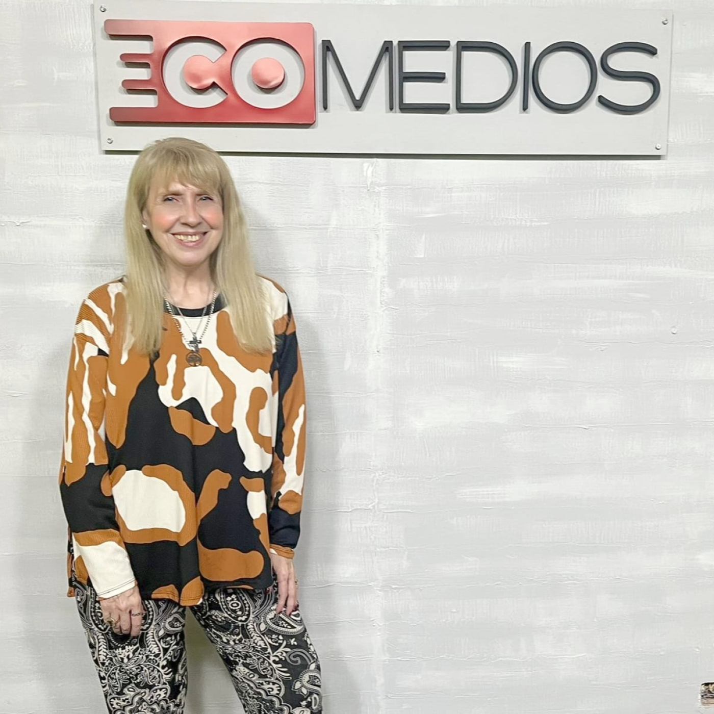 ALMAS GEMELAS LUZ PARA DAR con Maryhel Carmody y Equipo 28-10-2025