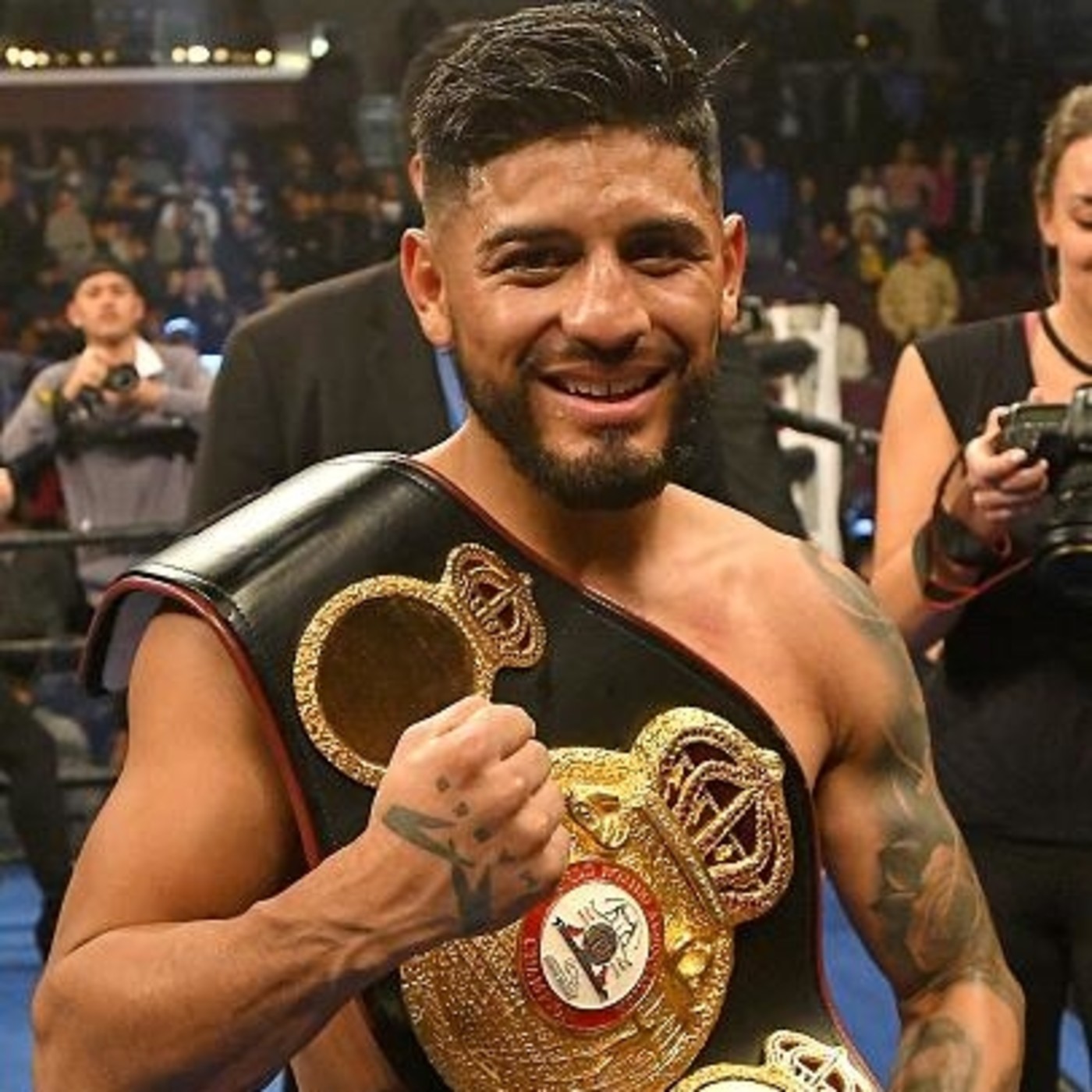 Ring Side en el aire