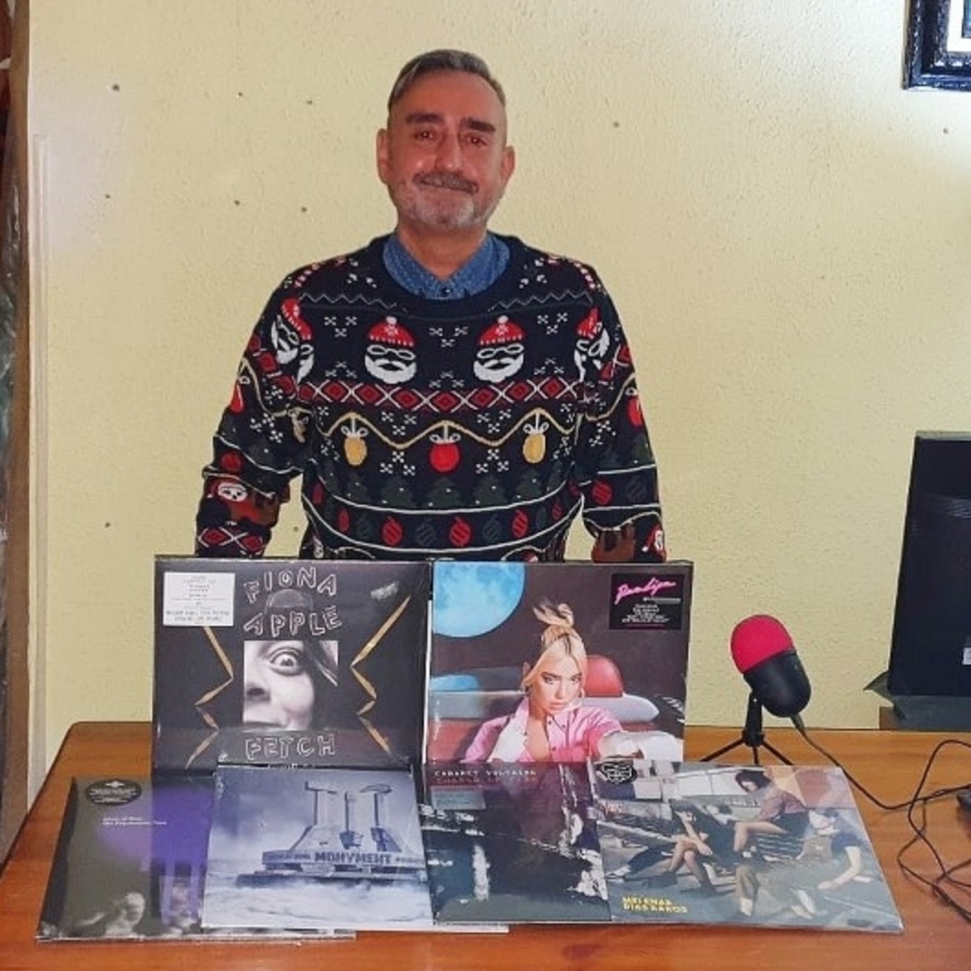 Cita en el asteroide Edén