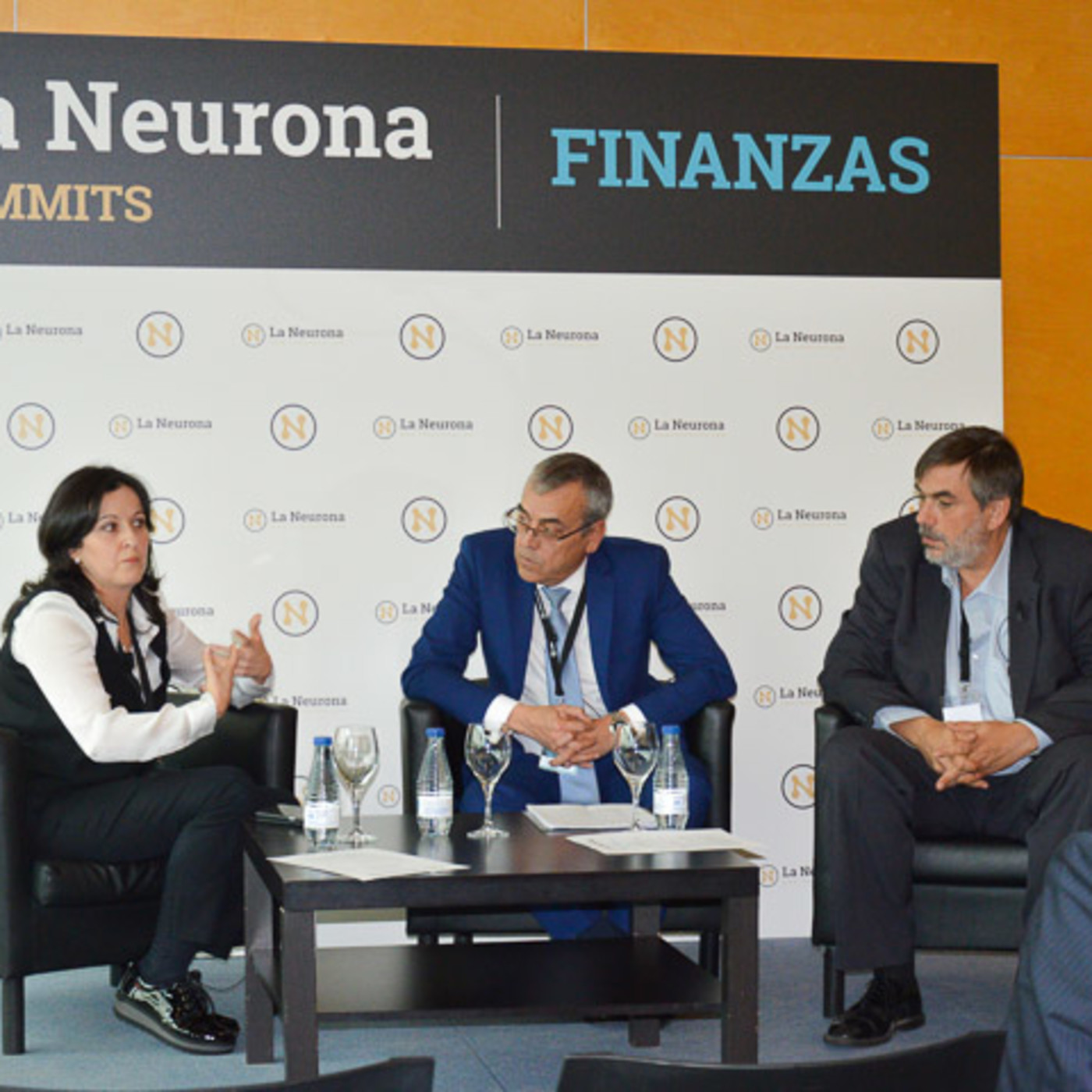 LA NEURONA SUMMITS