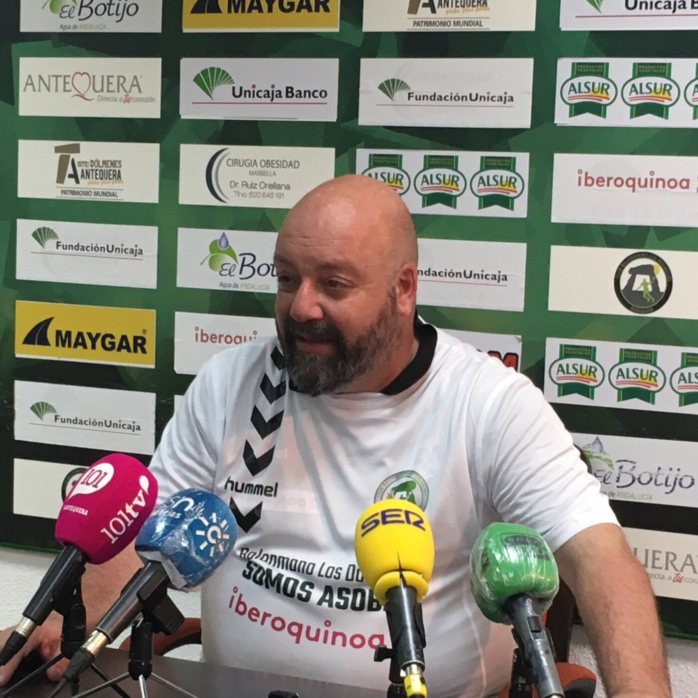 Entrevista con Lorenzo Ruiz, técnico del Iberoquinoa Antequera, en A LA MADERA