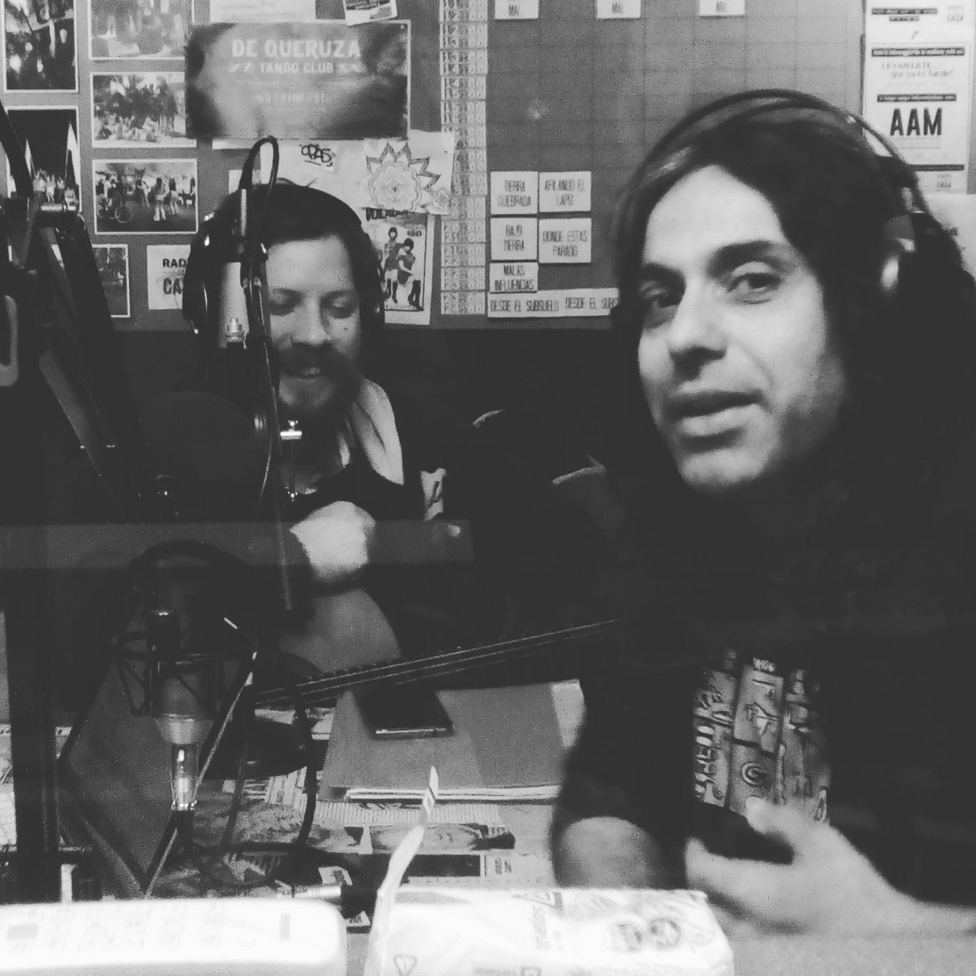 Algo anda Mal (FM 87.7 o radiolacasa.com.ar)