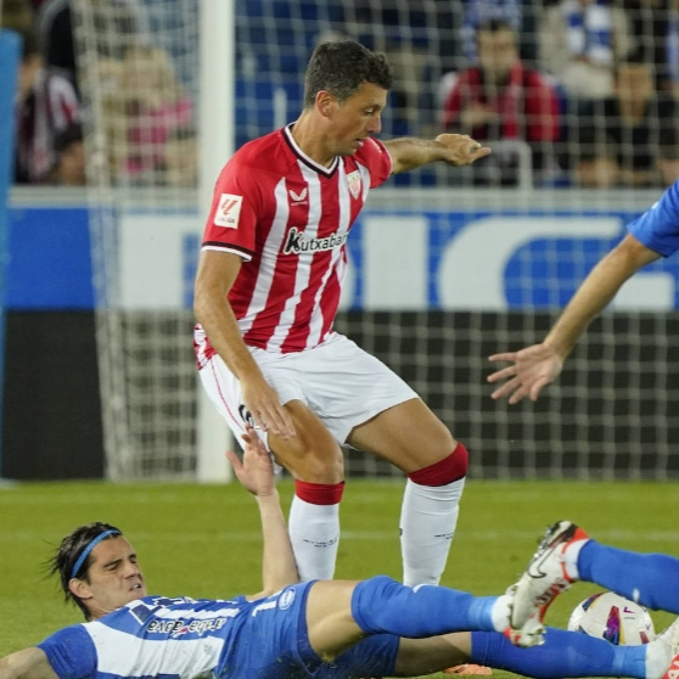 En Corto y al pie. Tu podcast sobre el Alaves