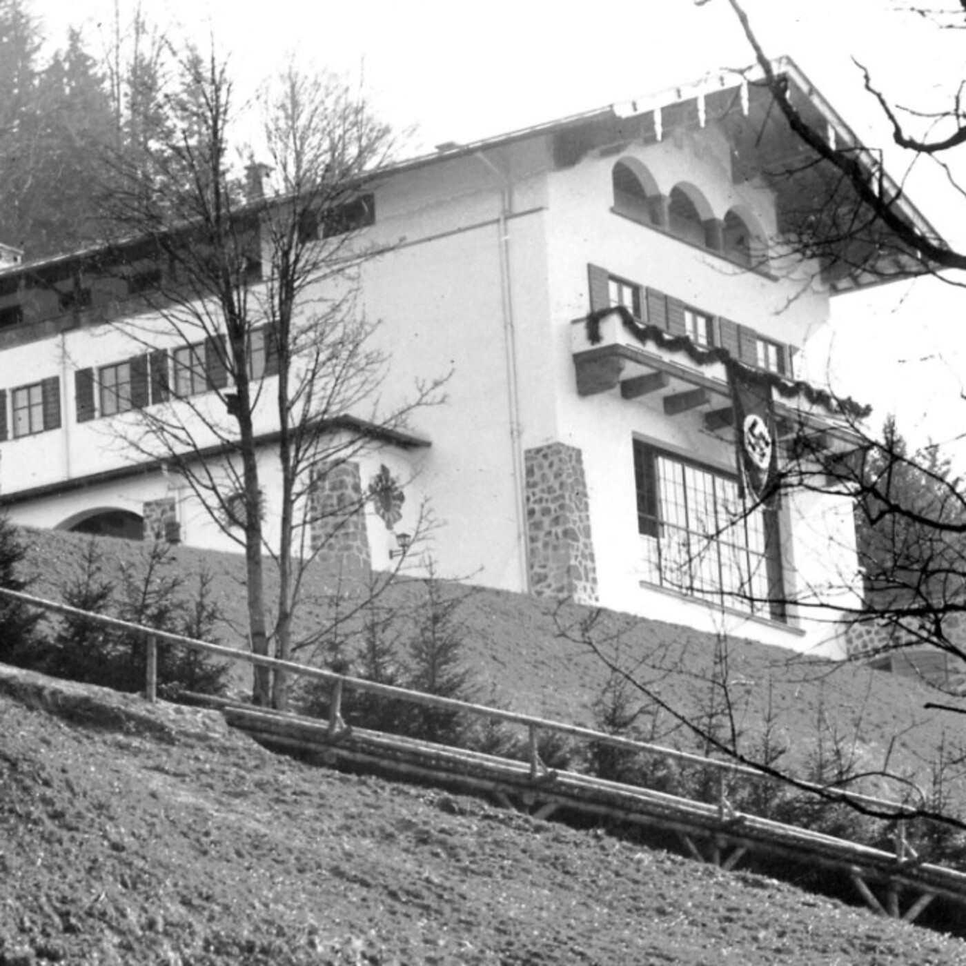 Los Cuarteles de Hitler: 3- Berghof #Historia #SegundaGuerraMundial #podcast - podcast episode cover