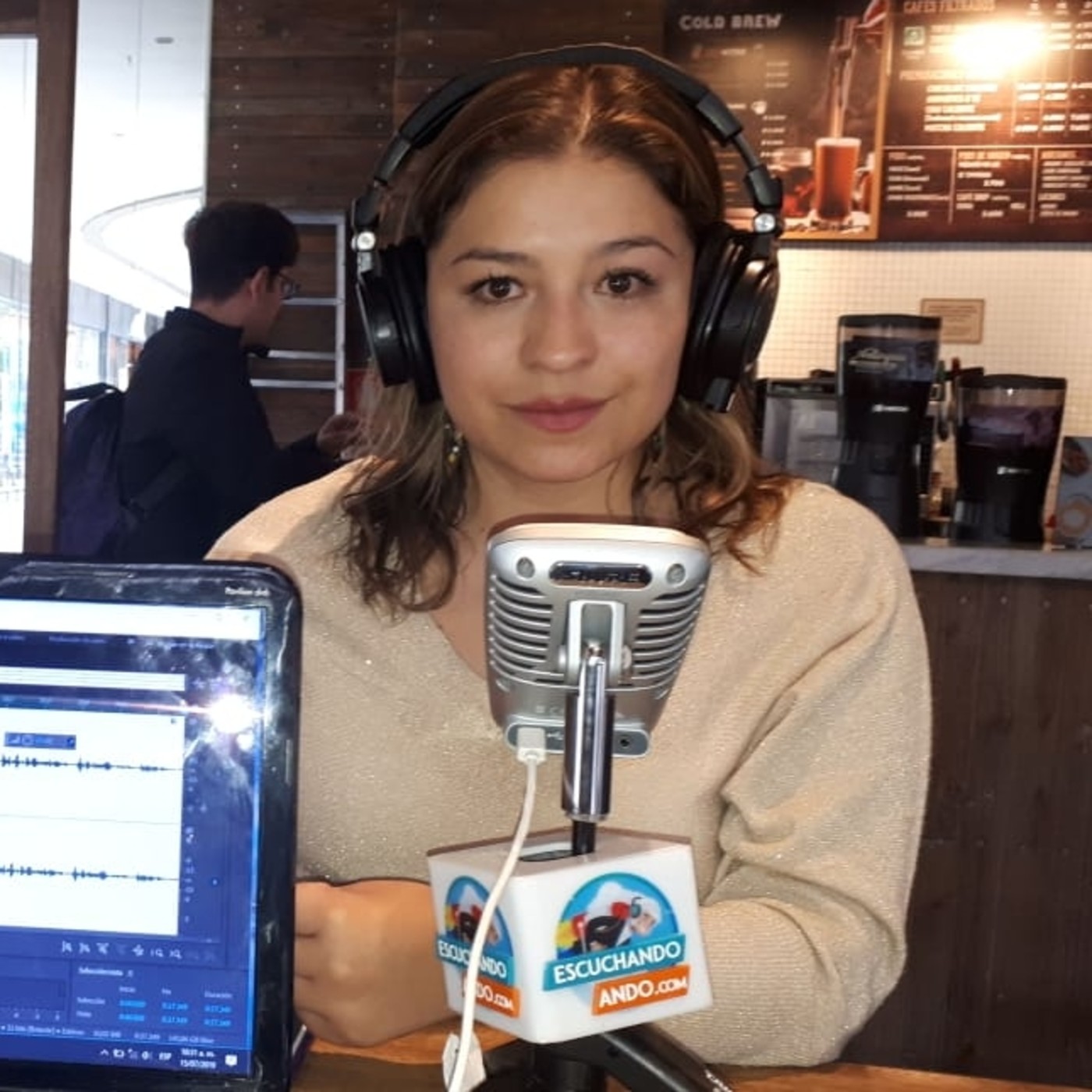 escuchandoando