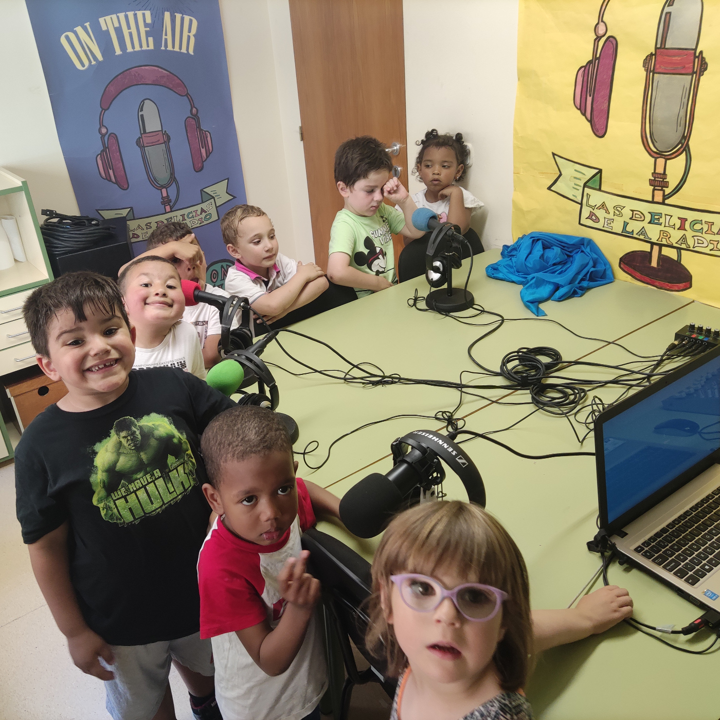 LAS DELICIAS DE LA RADIO