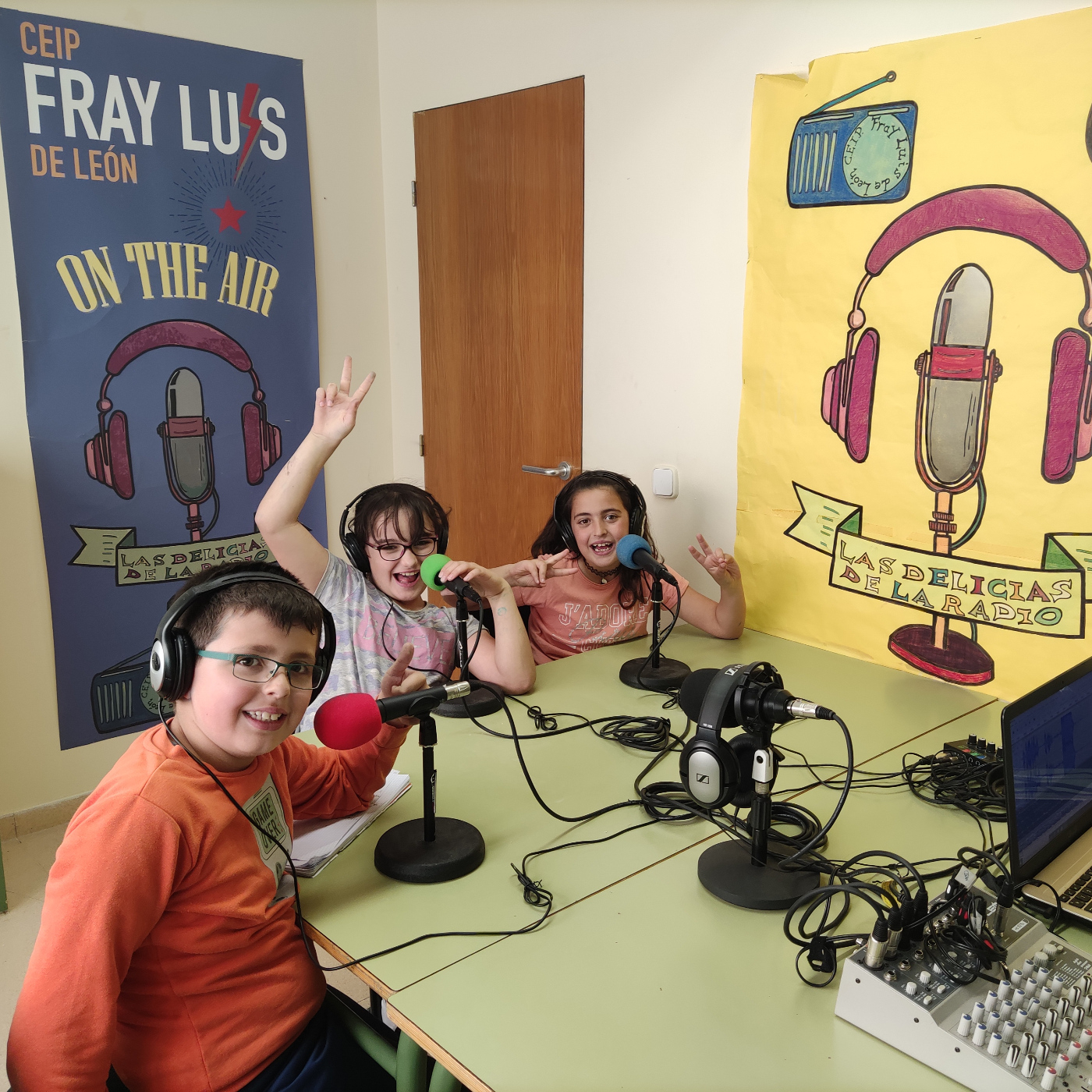 LAS DELICIAS DE LA RADIO