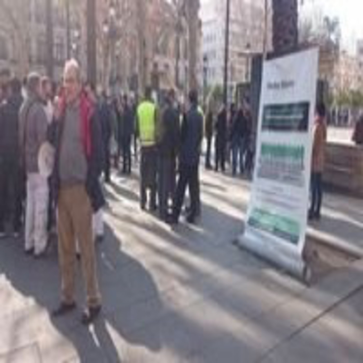 La Plataforma de Compromiso Social por Andalucía recoge firmas para presentar una ILP al Parlamento episode artwork