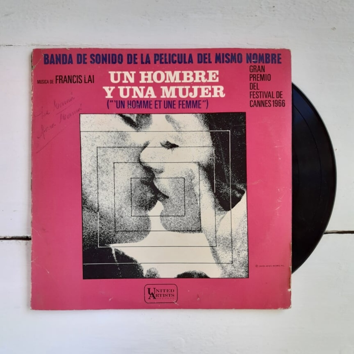 Los discos se escuchan enteros