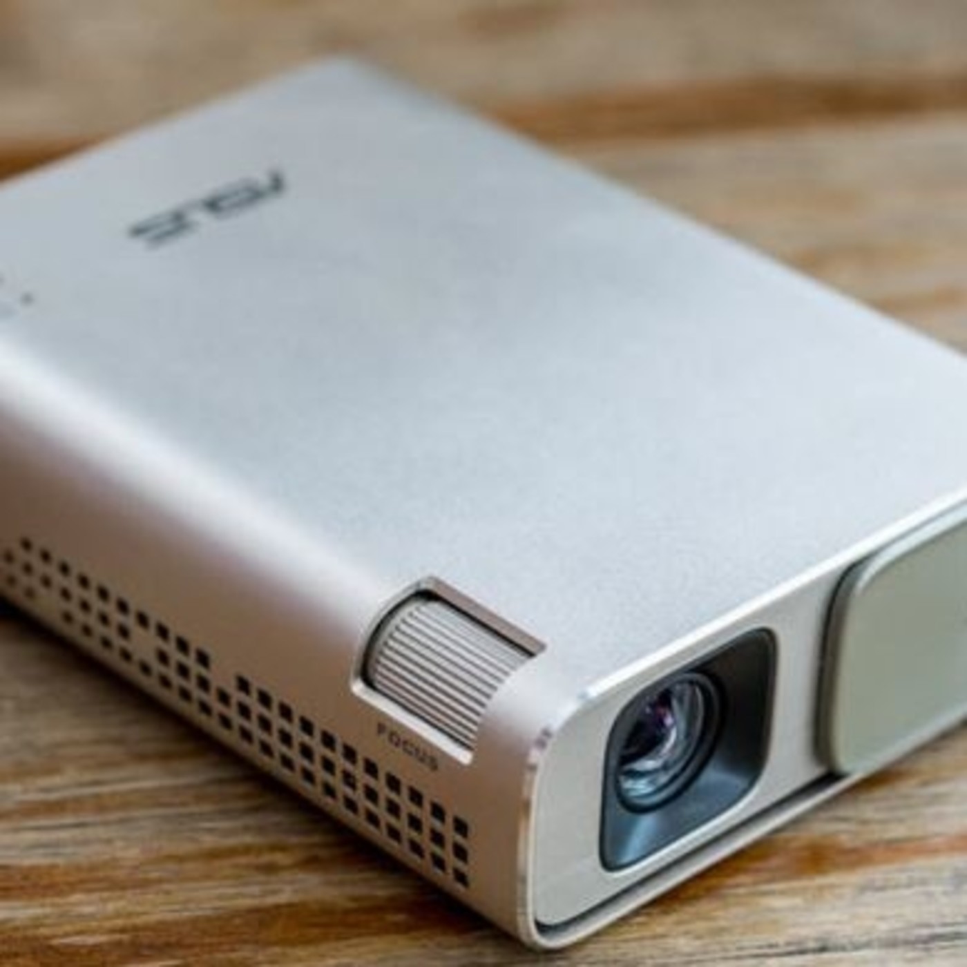 Asus lanza Videobeam Carga Teléfono