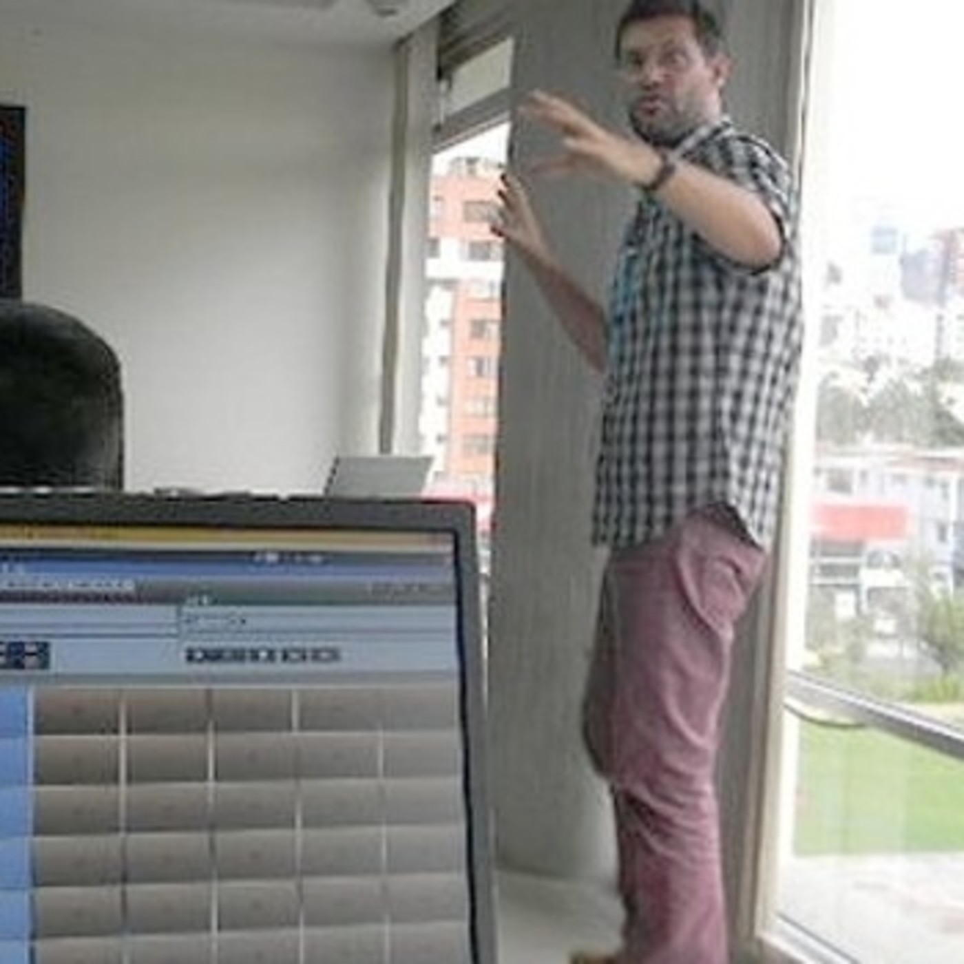 42. Deben radios en línea pagar derechos... episode artwork