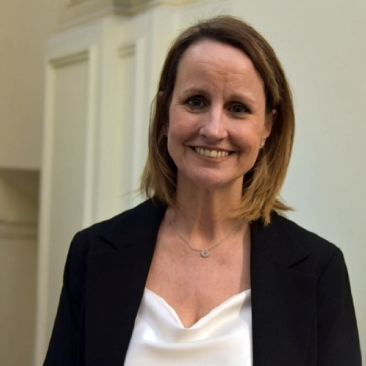 Beatriz Álvarez (Secretaria del Colegio de Escribanos de la Ciudad de Buenos Aires) Buenas Razones