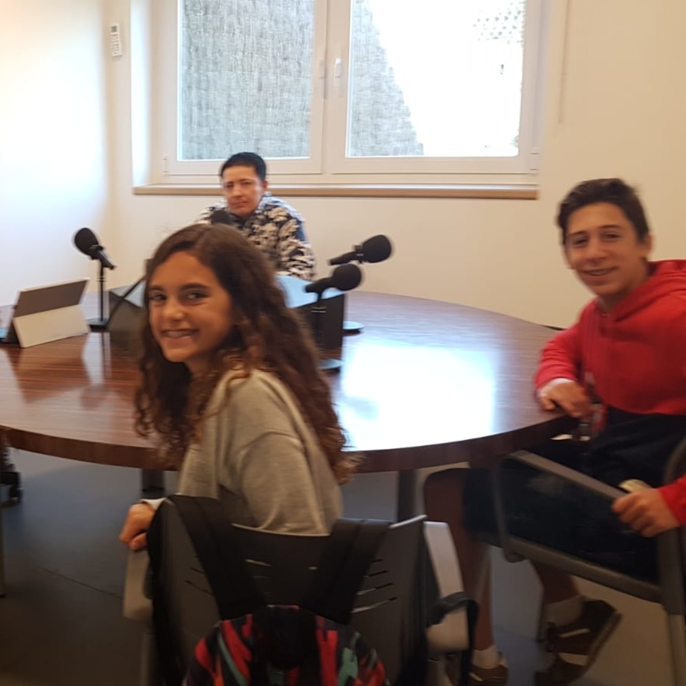 Tertúlia amb estudiants i mestres de l'Erasmus+ de l'Institut d'Auro episode artwork
