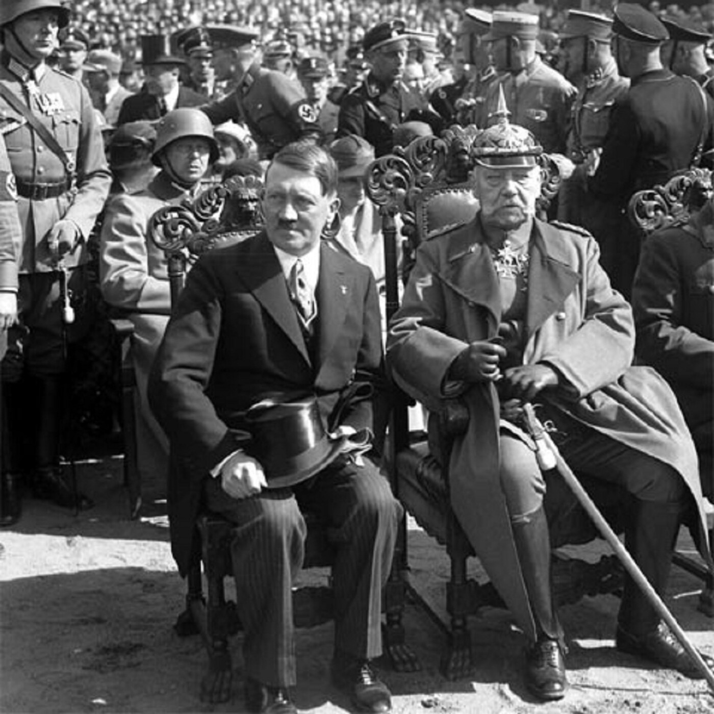 El Diabólico Círculo de Hitler: 1- Héroes e Inadaptados #historia #documental #nazismo #podcast episode artwork