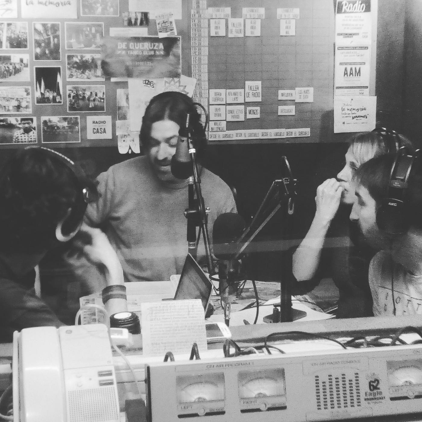 Algo anda Mal (FM 87.7 o radiolacasa.com.ar)