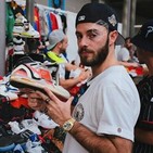 ASMR - Vendedor De Zapatillas