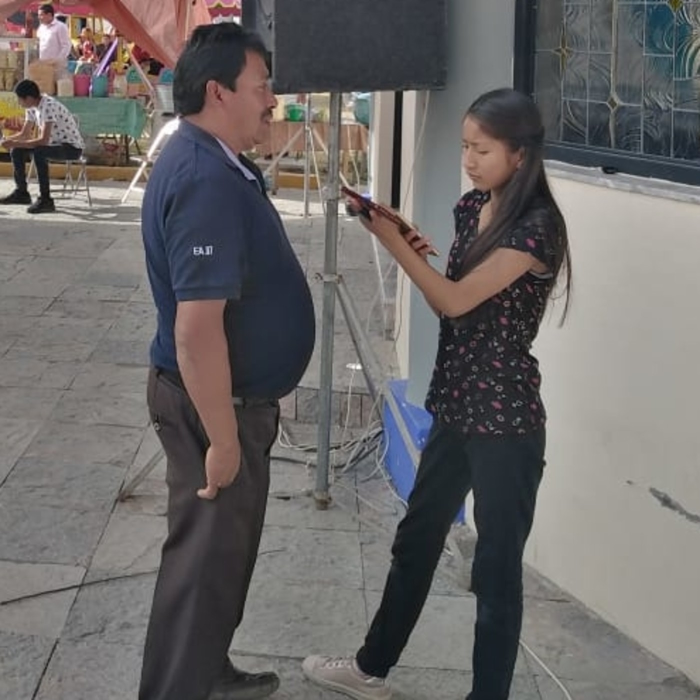 ENTREVISTANDO A: