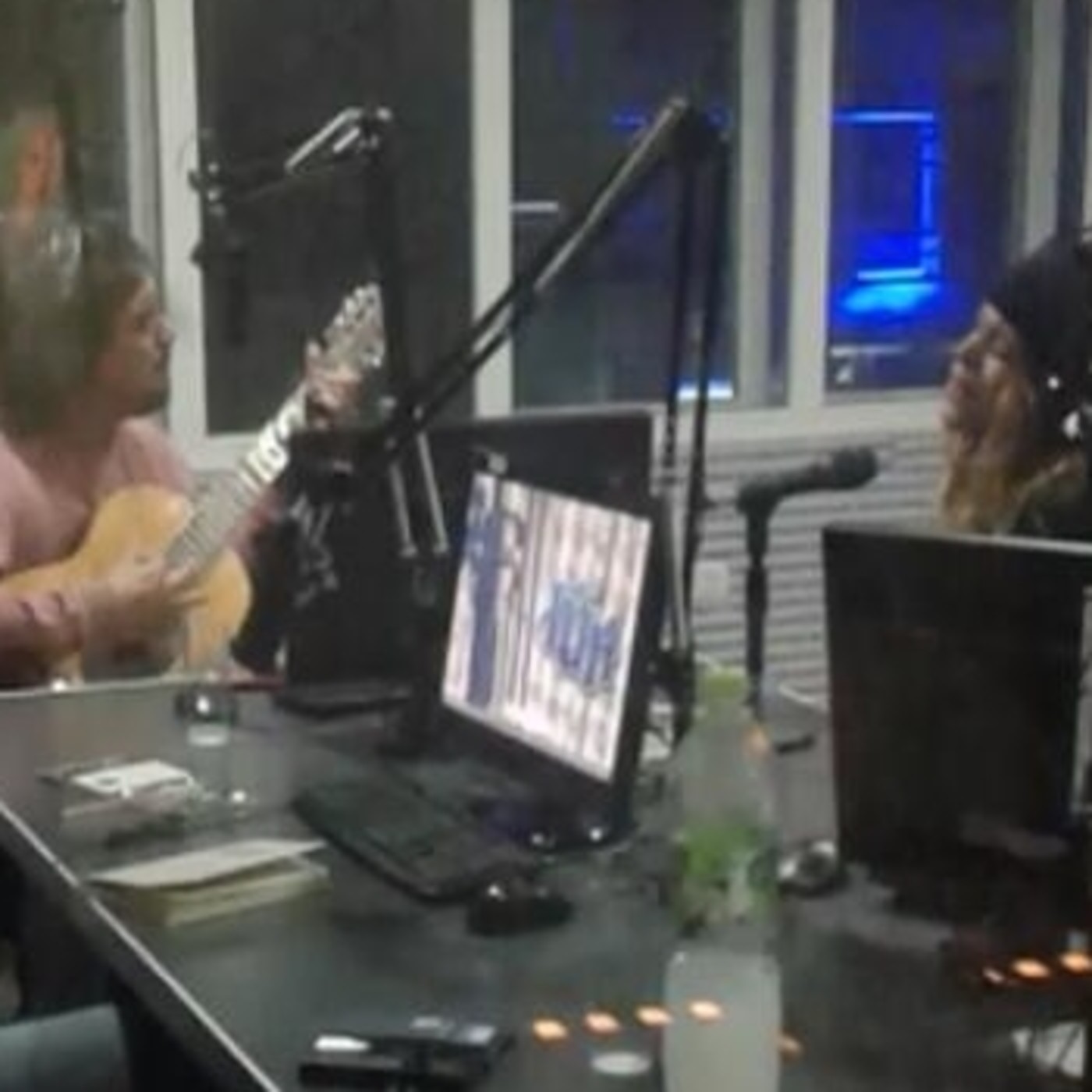 Del Mismo Barro en vivo desde los estudios de LU14