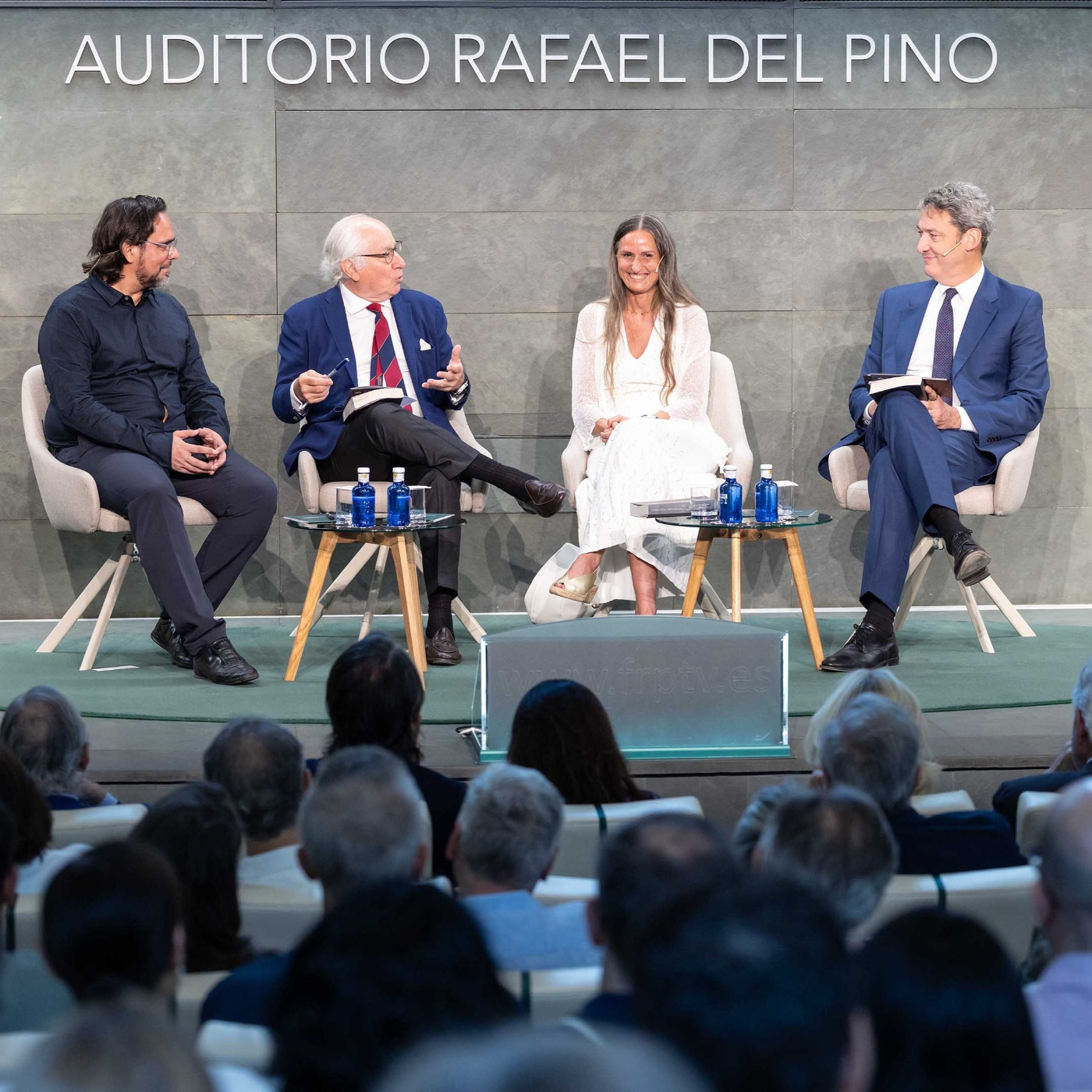 Diálogo entre Juan María Nin, María José Sánchez Yago, José Luis Vázquez y Vicente J. Montes Gan