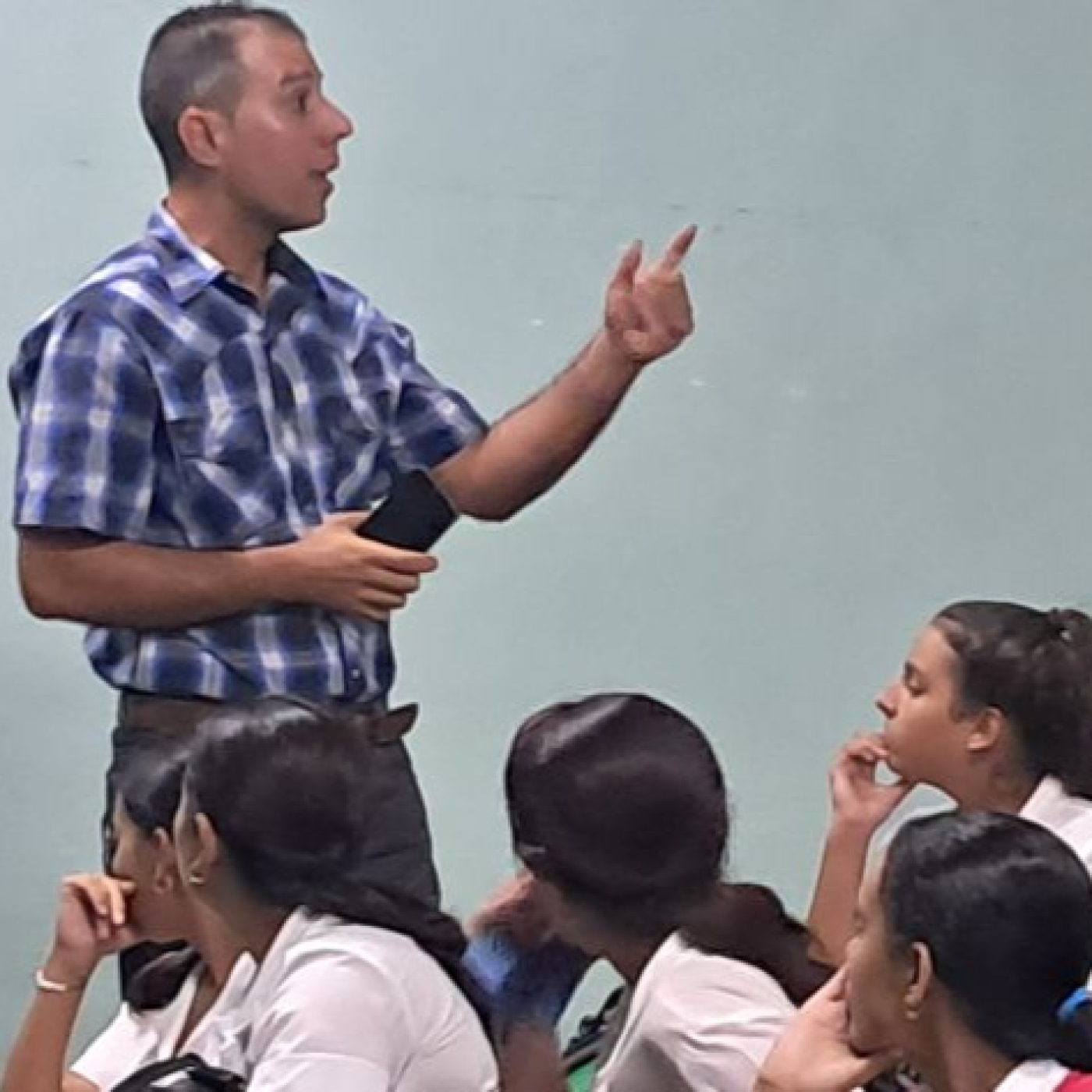 Jóvenes villaclareños debaten sobre los daños del consumo de drogas